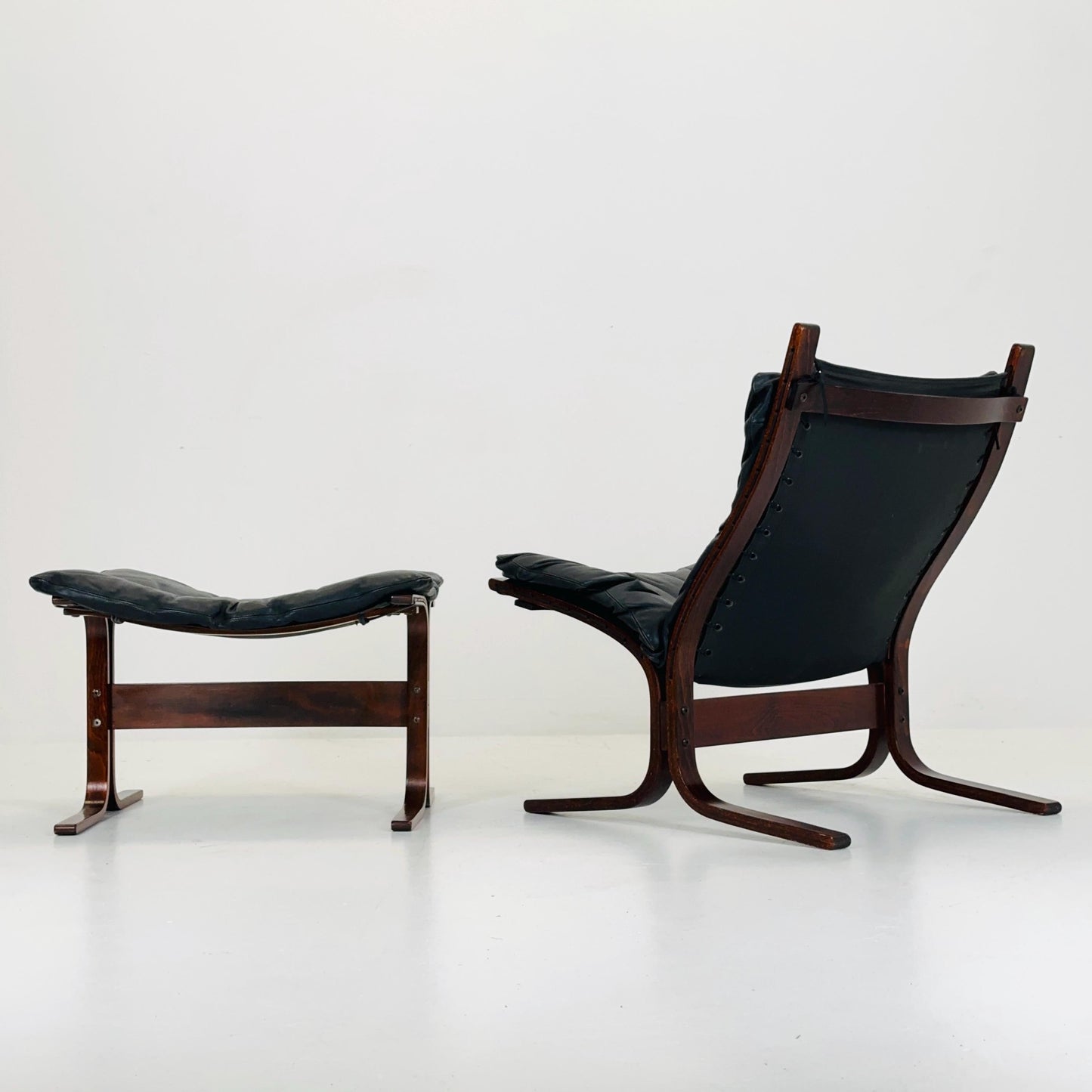 Mid century armchair “Siesta” and its ottoman by Ingmar Relling, Westnofa Furniture, Norway 1960s
