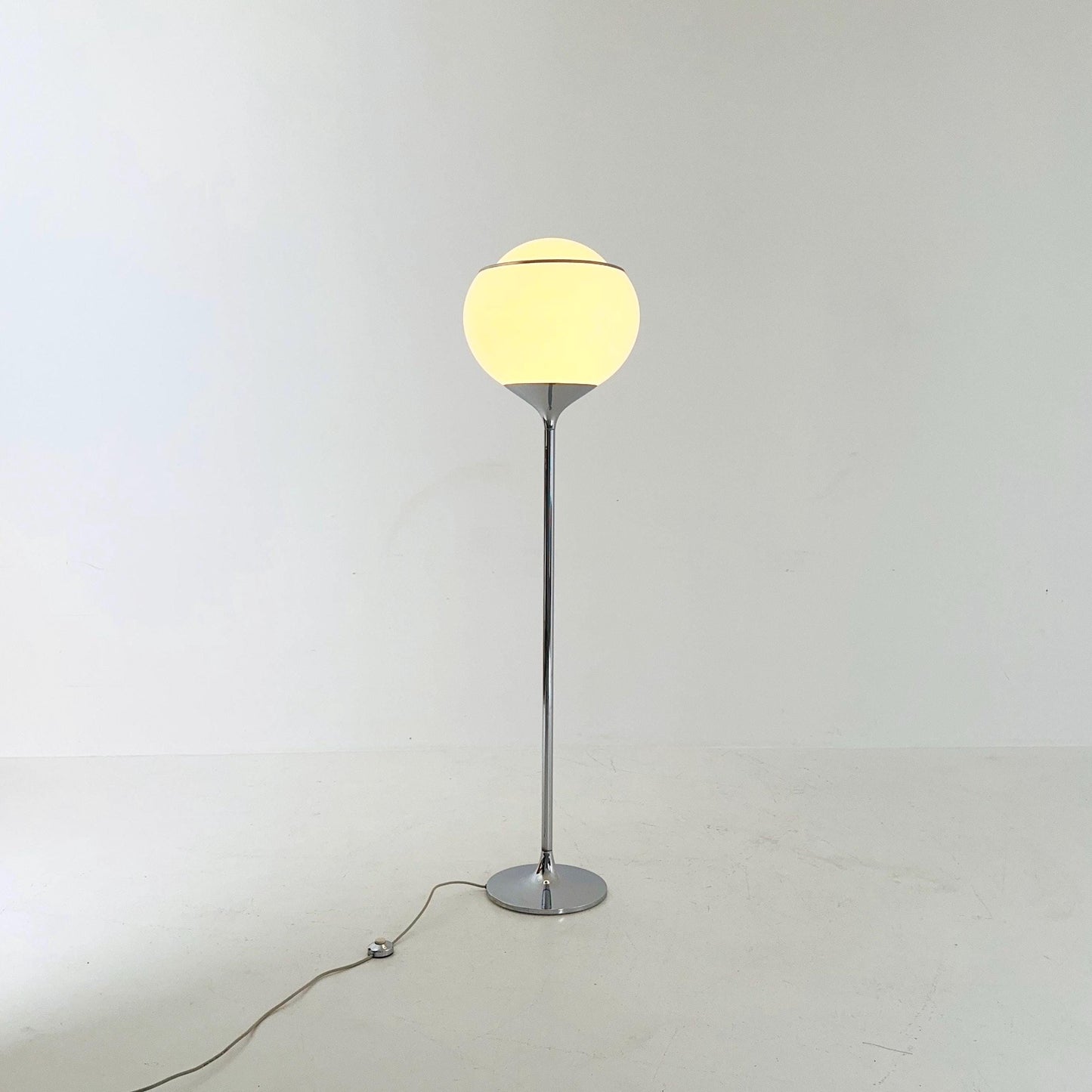 Mid century Bud Grande Floor Lamp by Studio 6G by Luigi Massoni for Guzzini, 1968