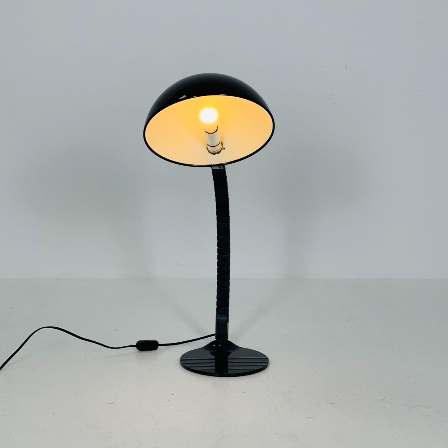 Mid century Elio Martinelli for Martinelli Luce Black Flex Calotta 660 Desk Lamp, Italy 1970