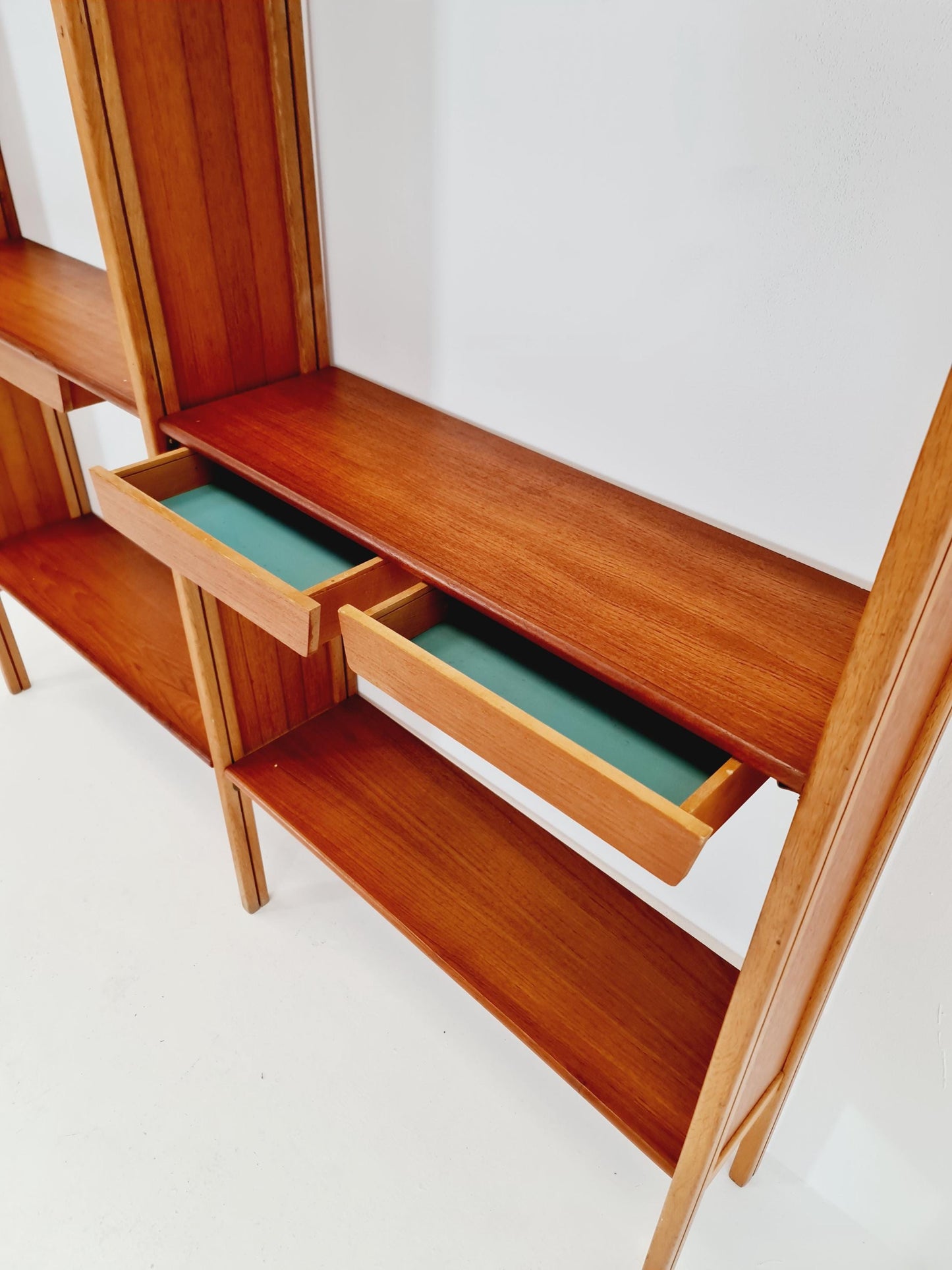 Danish freestanding vintage bookshelf system/ book case teak by Bengt Ruda, 1960s