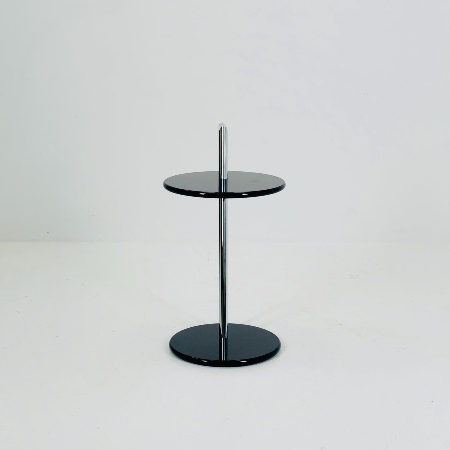Mid century Eileen Gray Occasional Table – Glossy Black and Chrome Italy 1990e