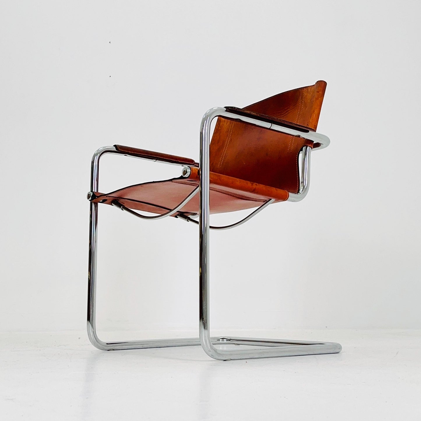 Bauhaus Matteo Grassi visitor chair in congac leather 1980s Italy