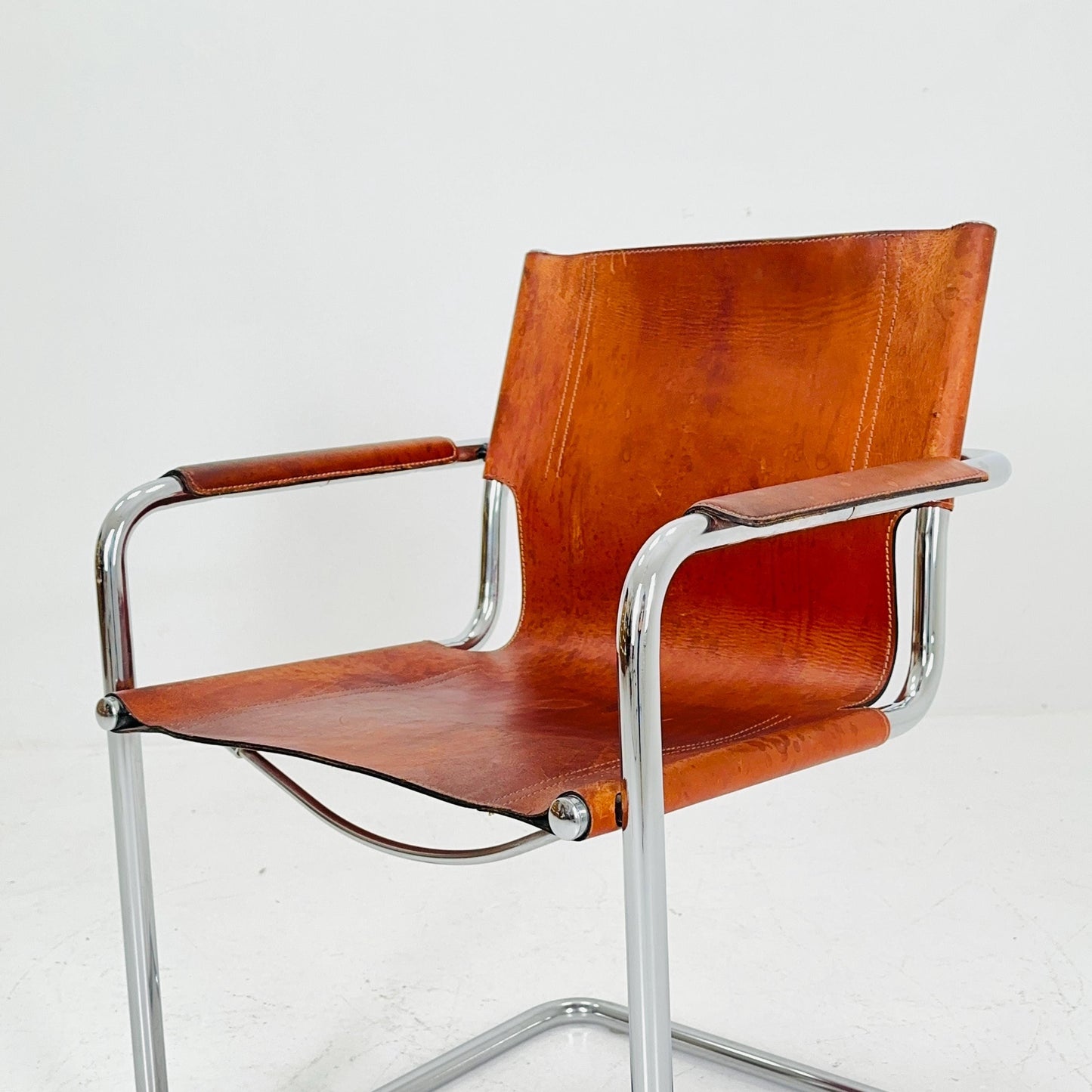 Bauhaus Matteo Grassi visitor chair in congac leather 1980s Italy
