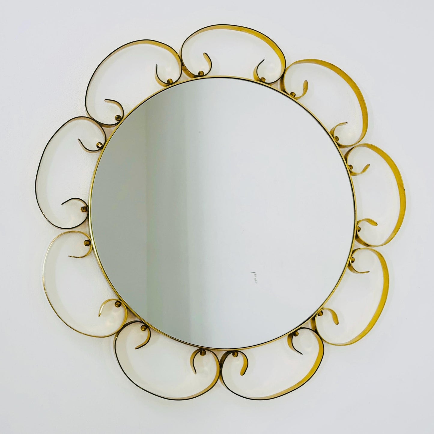 Mid century circle -shaped mirror with golden metal frame- 1960s Italy