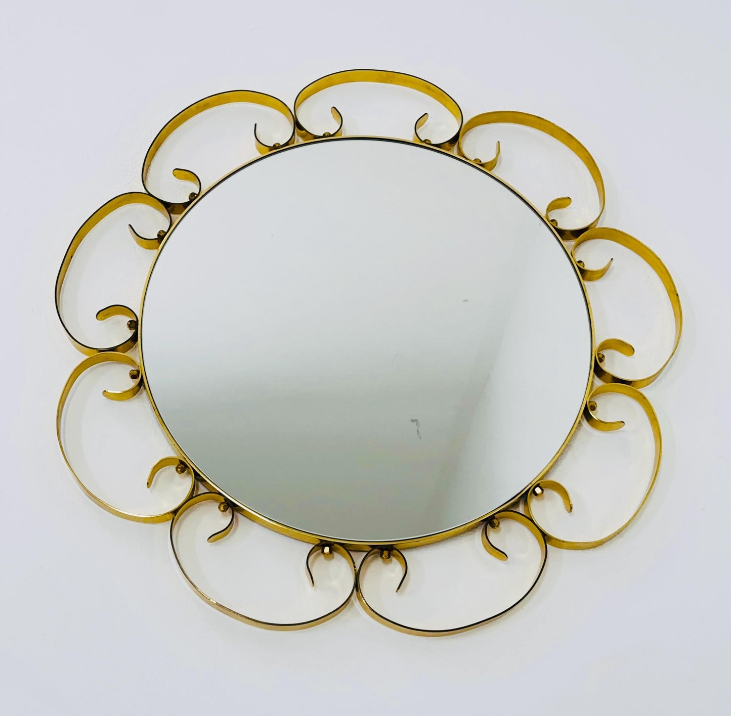 Mid century circle -shaped mirror with golden metal frame- 1960s Italy