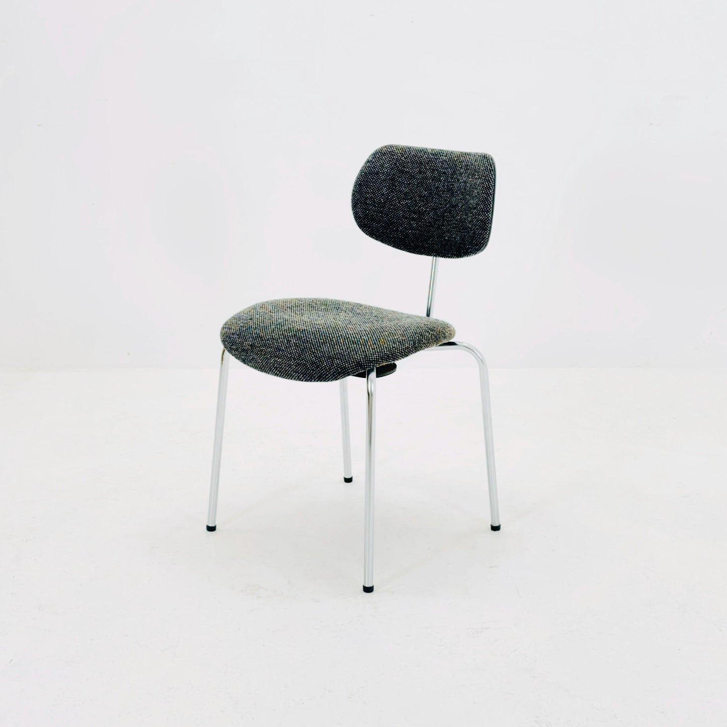 Mid century Austrian chair model SE 68 by Egon Eiermann for Wilde & Spieth 1990s