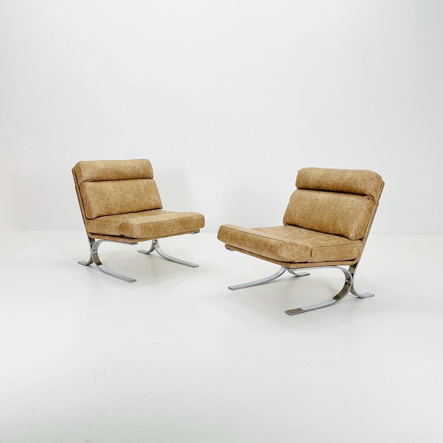 1 of 2 Bauhaus Mid-Century Modern Lounge Chair in Beige Brown Leather 1980s Italy