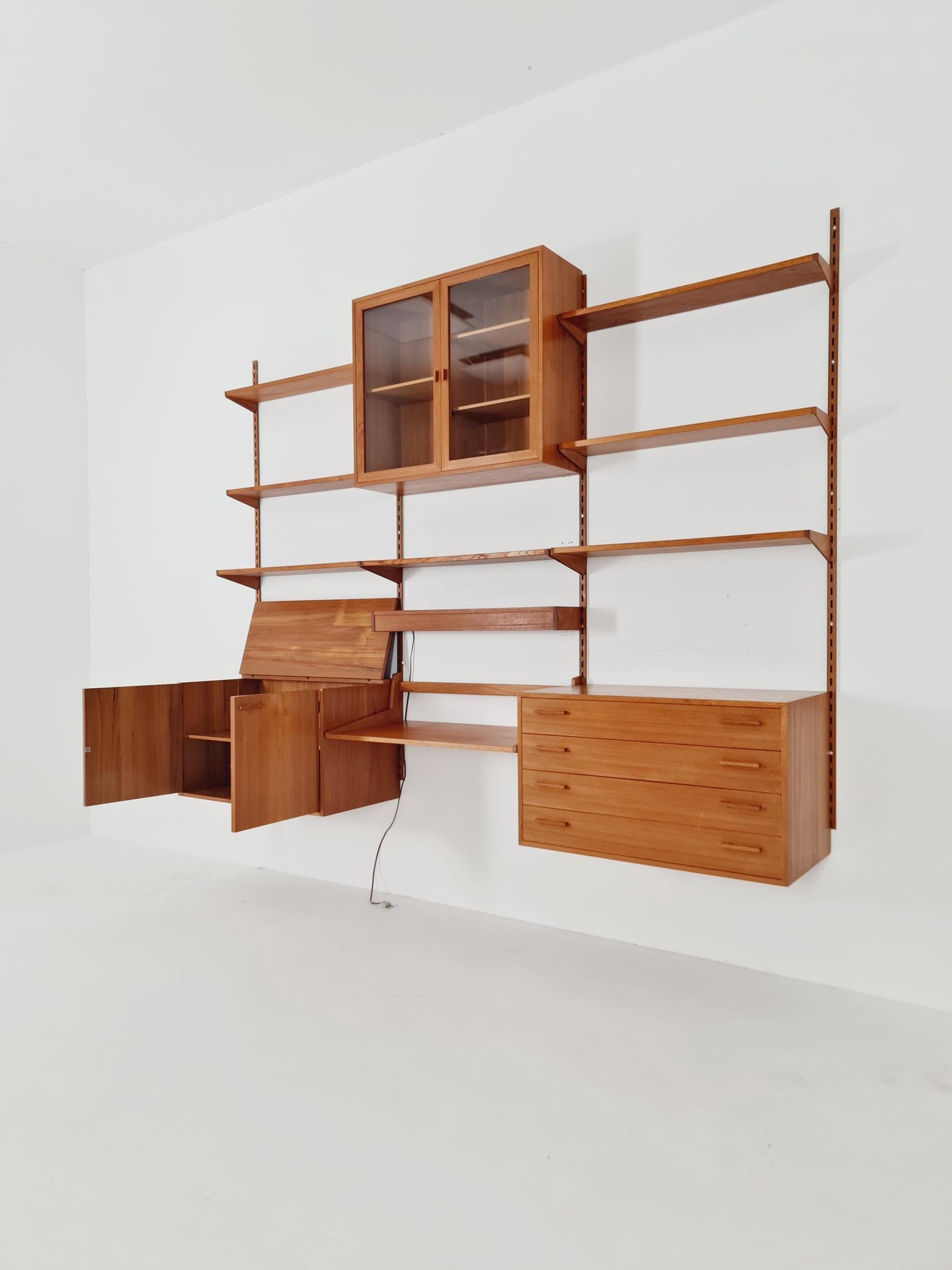Danish modern modular Teak shelving system by Kai kristansen for FH Möbel , Denmark, 1960s