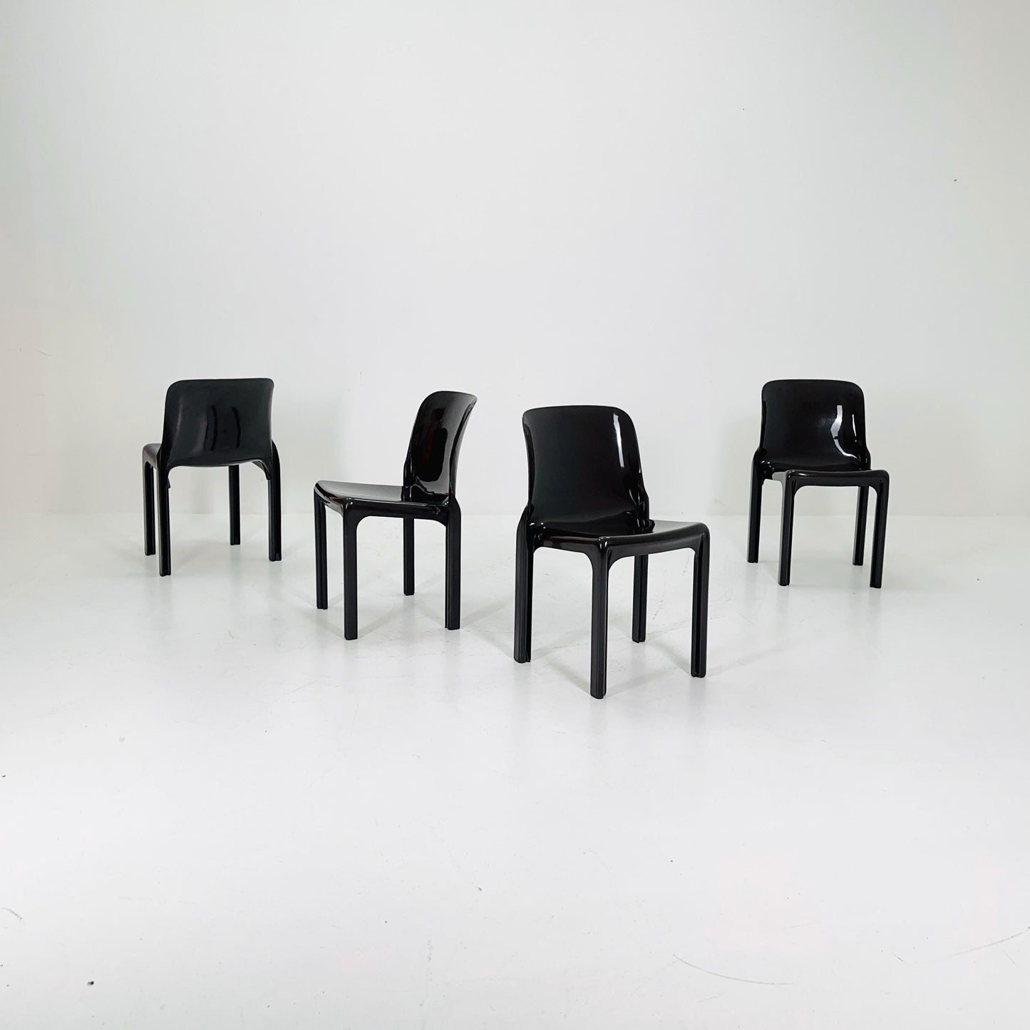 Set of 4 Vintage dark brown Selene Fiberglass Chair by Vico Magistretti for Artemide 1968