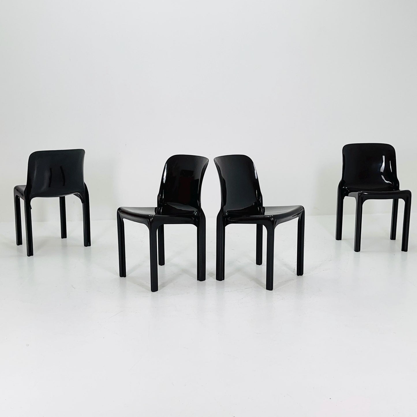 Set of 4 Vintage dark brown Selene Fiberglass Chair by Vico Magistretti for Artemide 1968