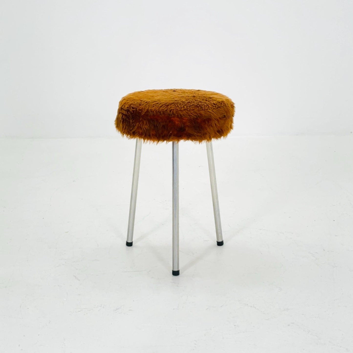 Mid-Century Plush Tripod Stool by VEB Elektroinstallation Deutschneudorf, 1960s Germany