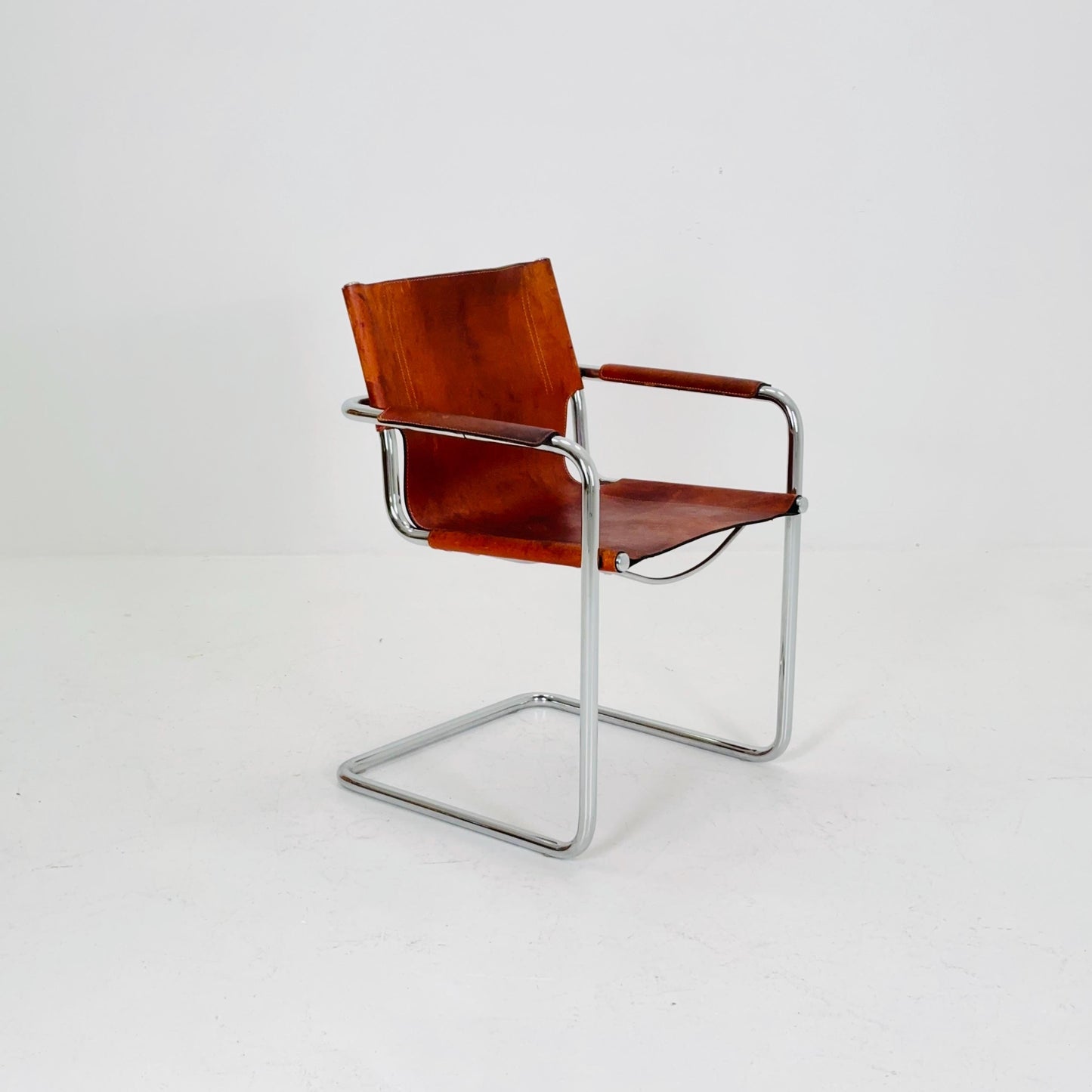Bauhaus Matteo Grassi visitor chair in congac leather 1980s Italy