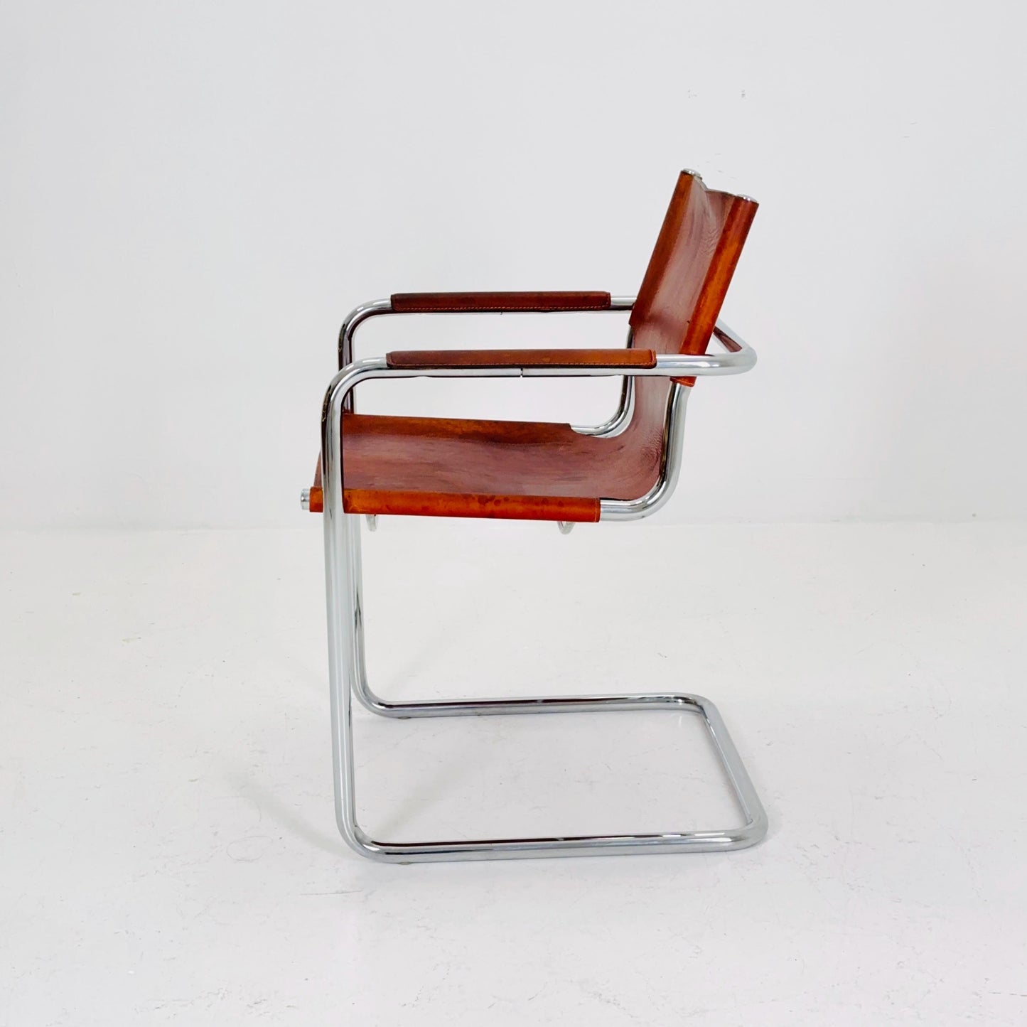 Bauhaus Matteo Grassi visitor chair in congac leather 1980s Italy