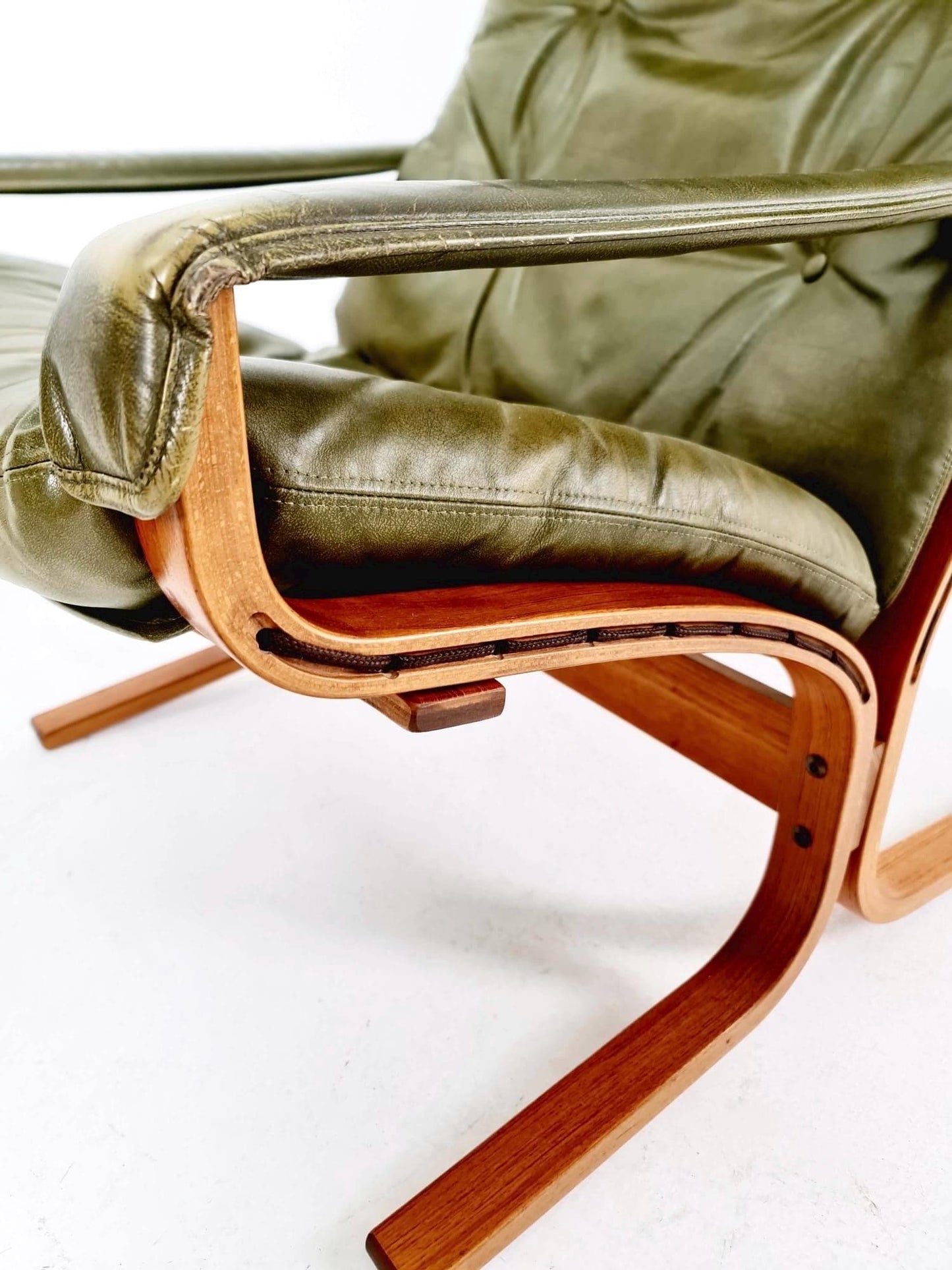 Mid century Ingmar Relling Danish Modern Siesta olive green leather Chair with High Back and Armrests from Westnofa Norway 1960s