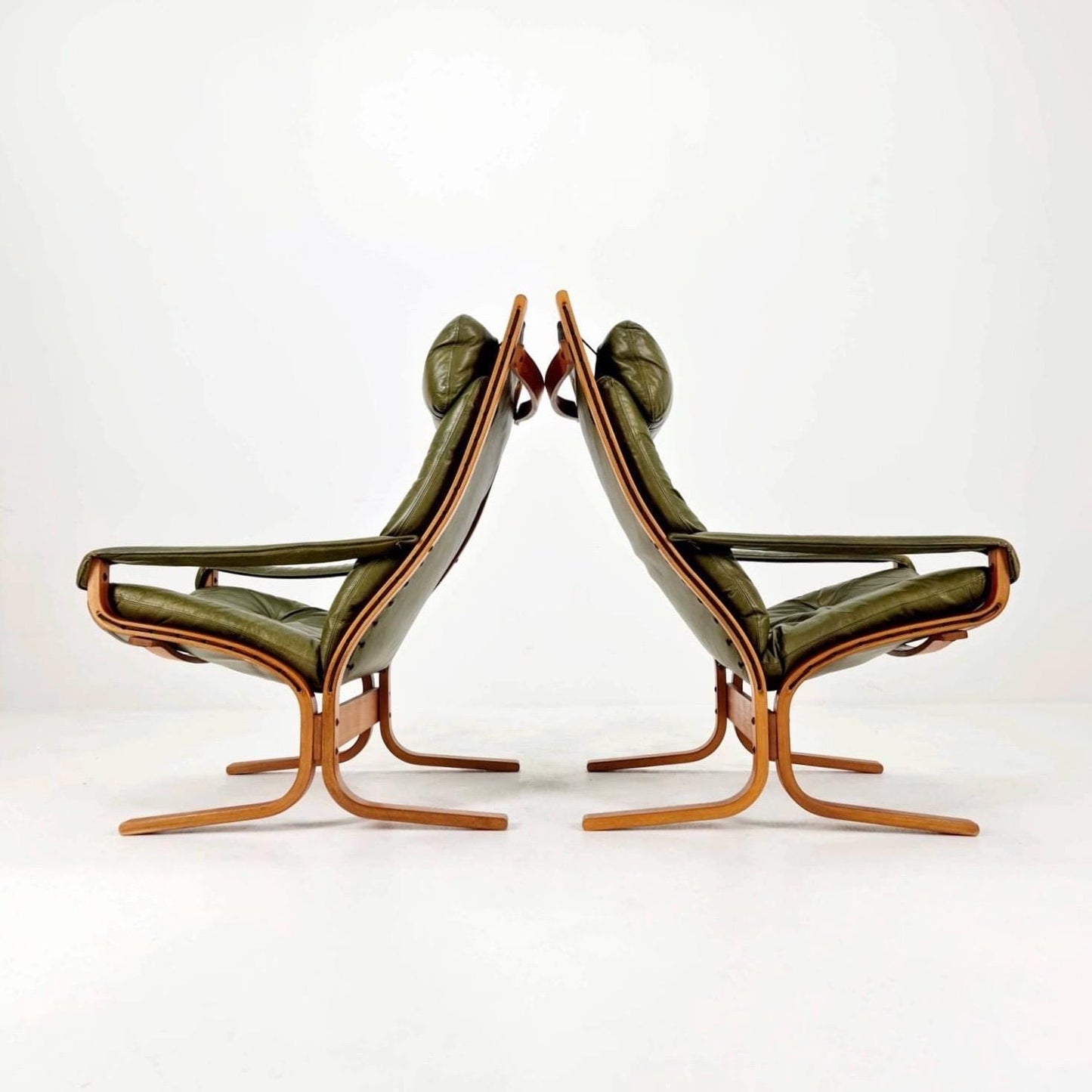 Mid century Ingmar Relling Danish Modern Siesta olive green leather Chair with High Back and Armrests from Westnofa Norway 1960s