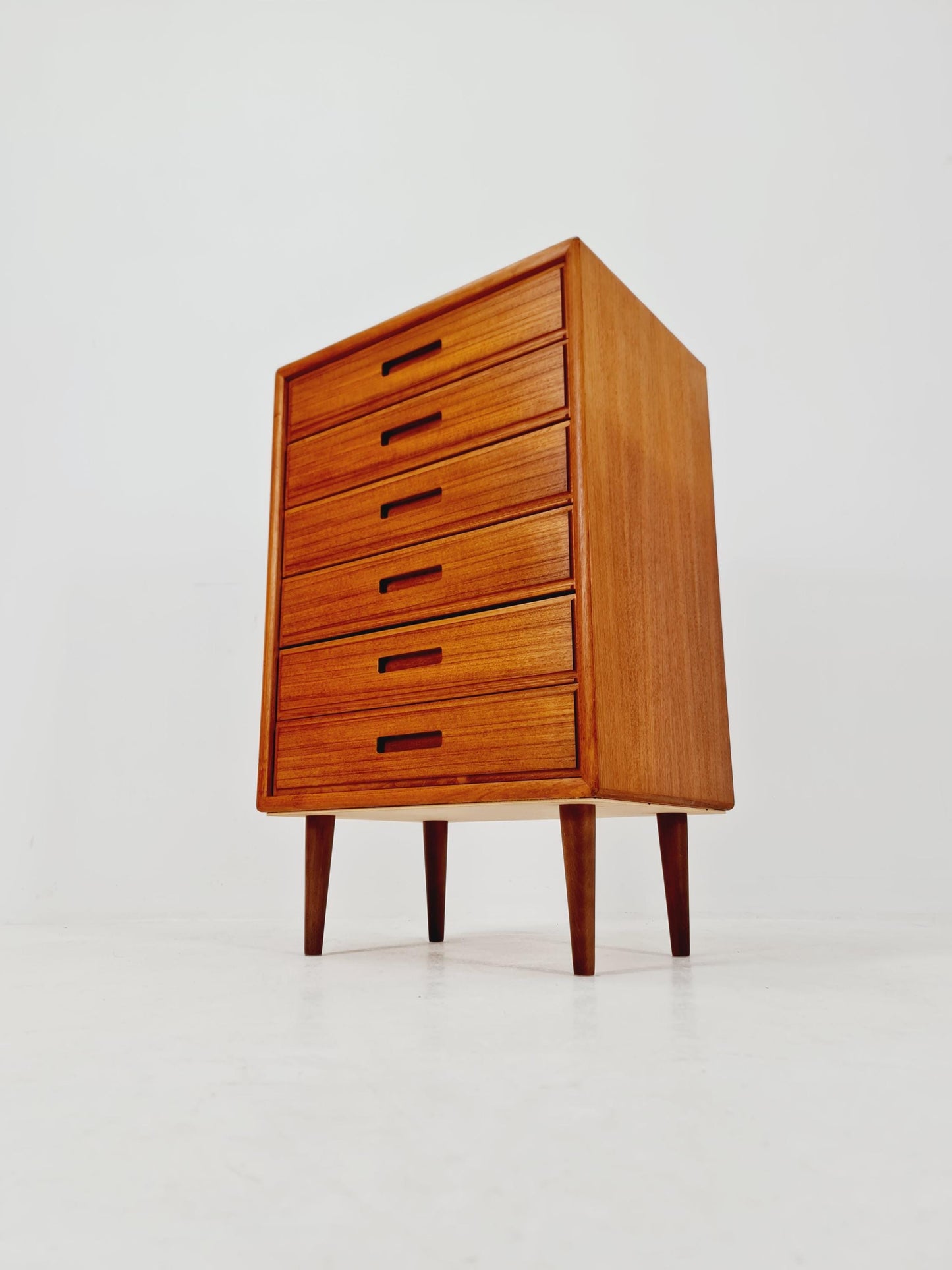 Midcentury danish design chest of drawers / drawer dresser /6 drawers cabinet, 1960s