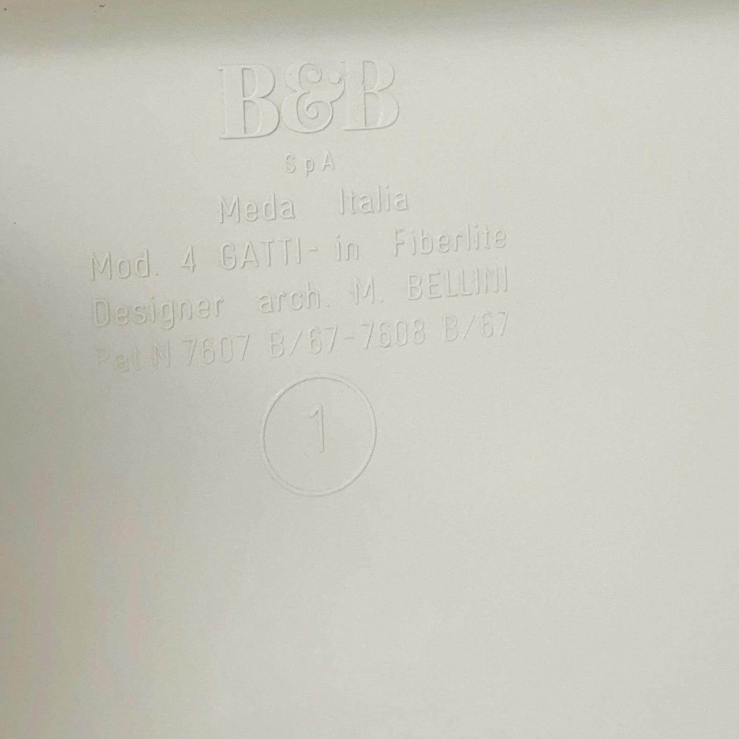 Set of 4 Mid century Mario Bellini Nesting white Tables Model Gatti for B&B Italia, 1967s Italy
