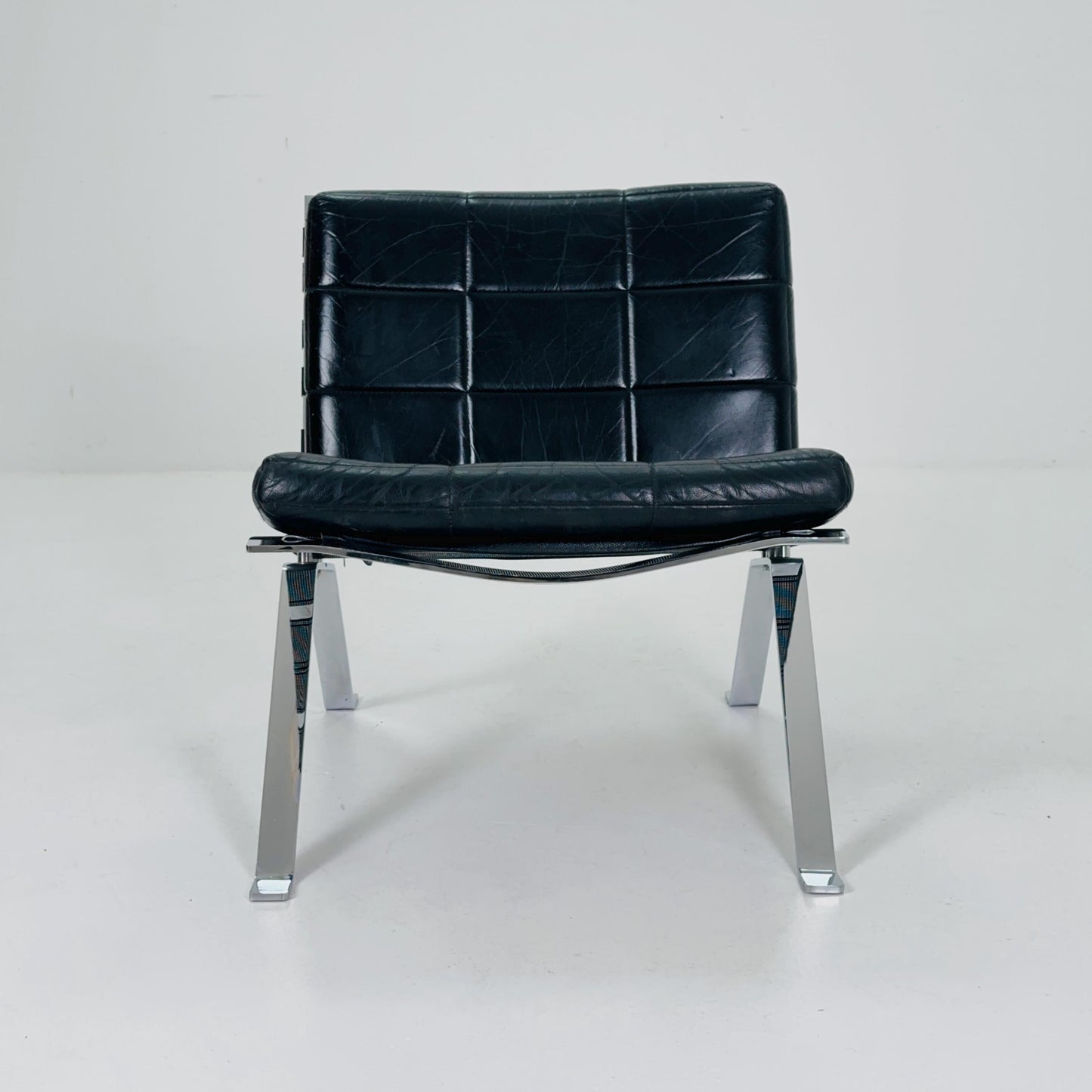Mid century leather lounge Euro chair by Hans Eichenberger for Girsberger - 1960s Switzerland