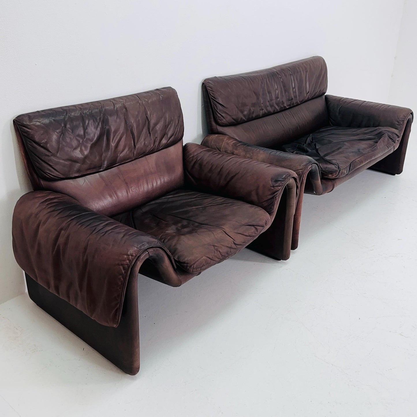 Set of 2 Mid-Century De Sede DS-2011/01 Buffalo Dark Brown leather-sofa and armchair , 2011 Switzerland