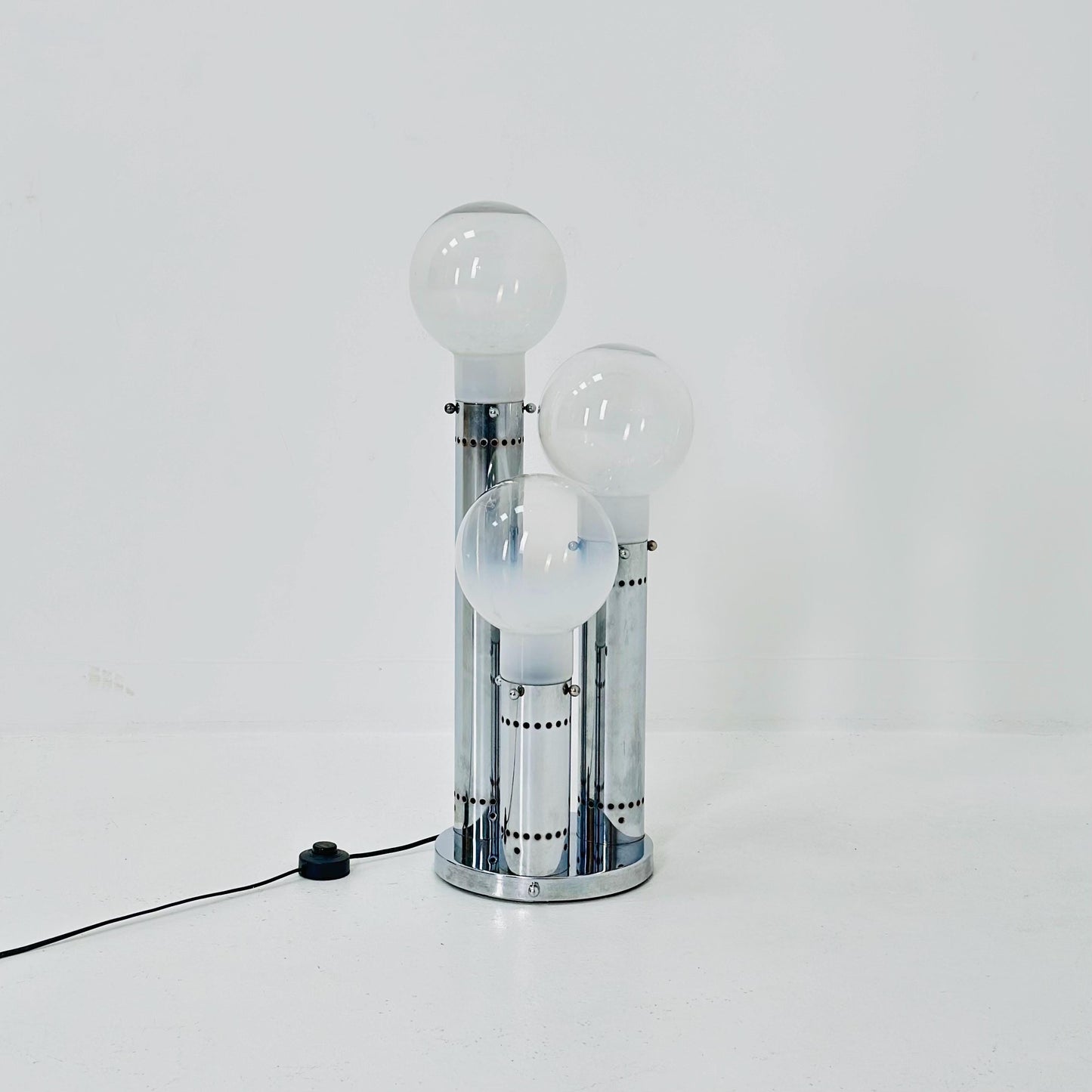 Mid century Triple Globe lamp to Carlo Nason for Mazzega Itsly 1980s