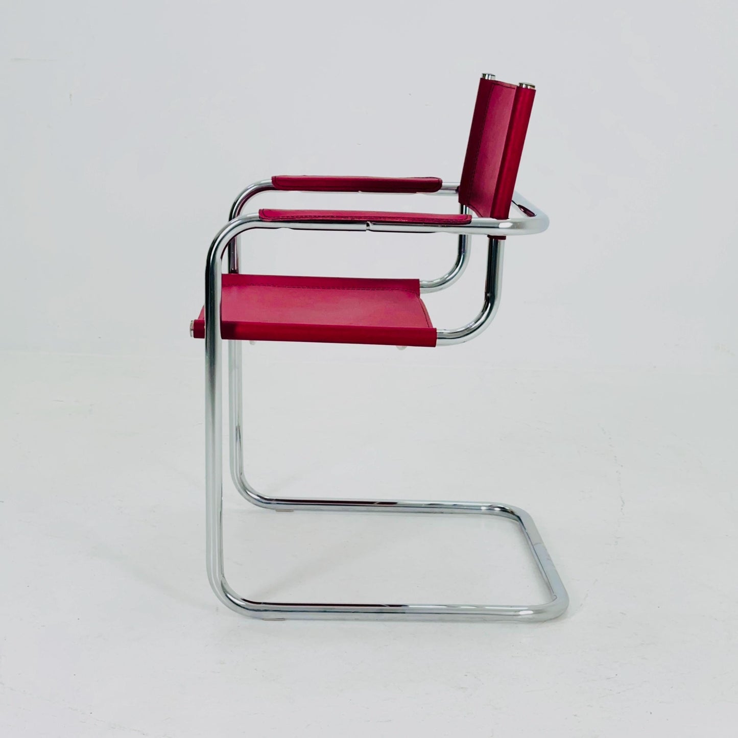 Mid Century iconic Mart Stam S34 armchair / Bauhaus chrome tube steel and burgundy faux leather / 80s vintage cantilever chair italy