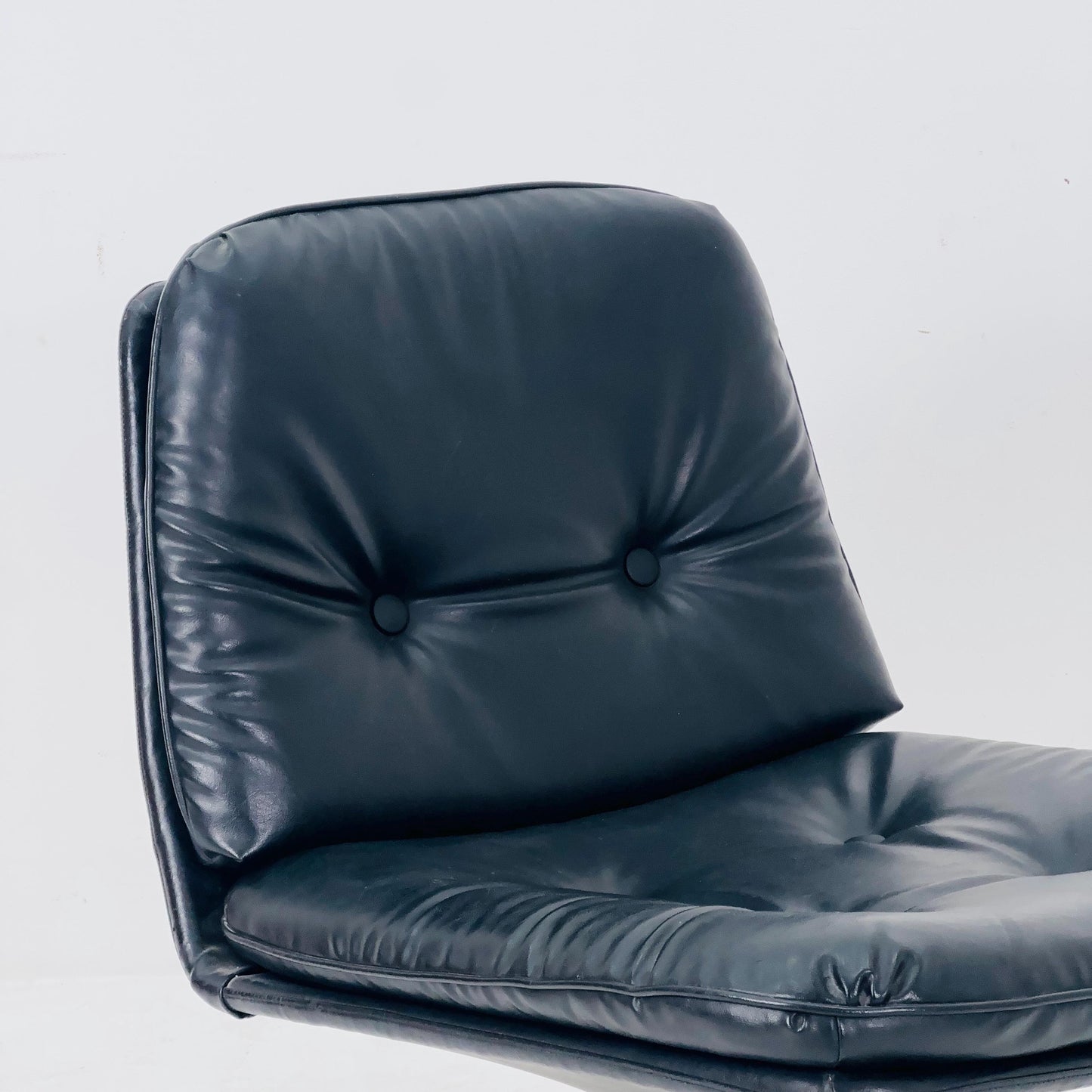 Mid century Swivel Mila lounge Chair Designed by Gillis Lundgren for Ikea in the 1960s