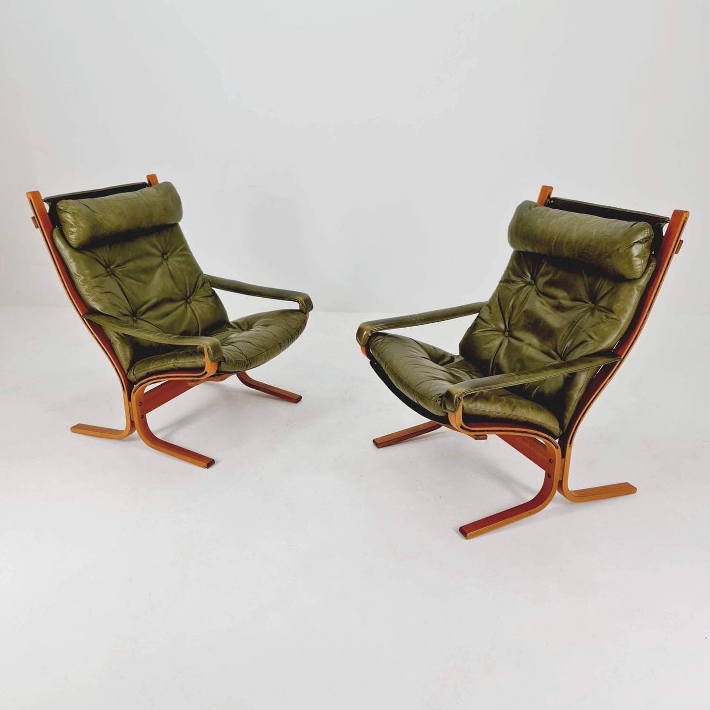 Mid century Ingmar Relling Danish Modern Siesta olive green leather Chair with High Back and Armrests from Westnofa Norway 1960s