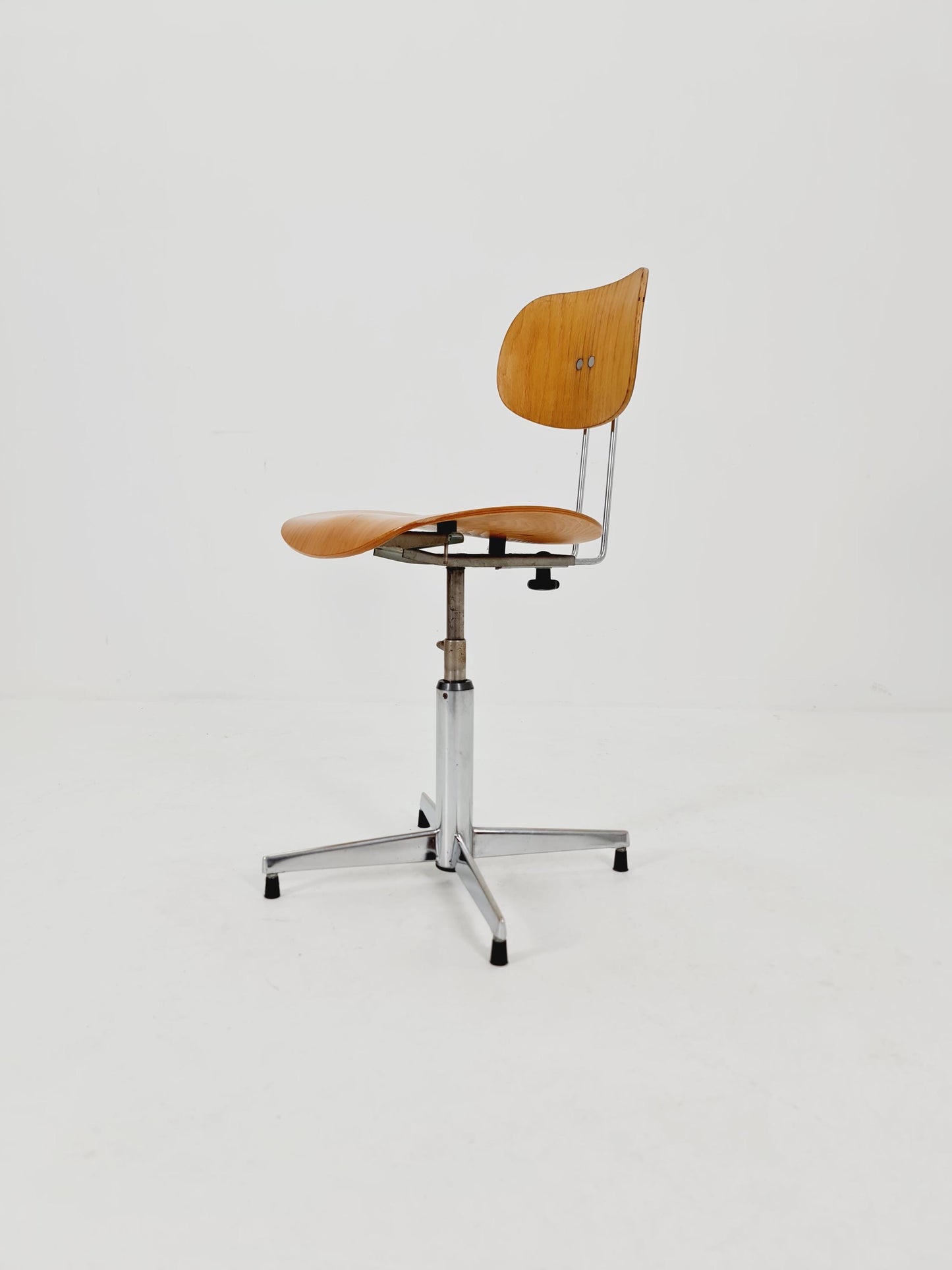 German Swivel Bauhaus chair model by Egon Eiermann for Wilde & Spieth 1950s
