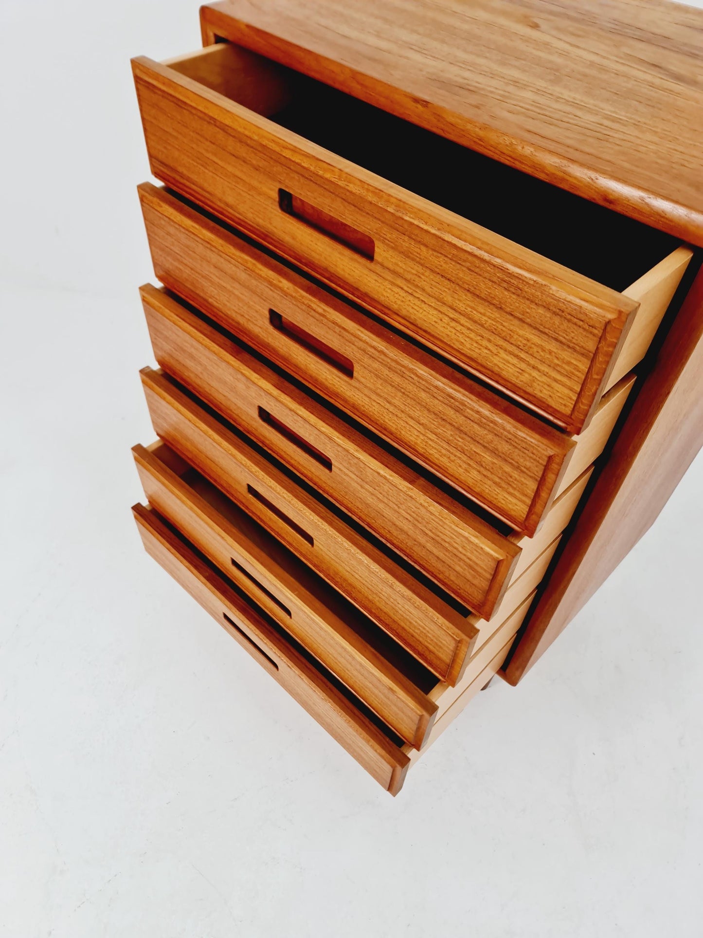 Midcentury danish design chest of drawers / drawer dresser /6 drawers cabinet, 1960s