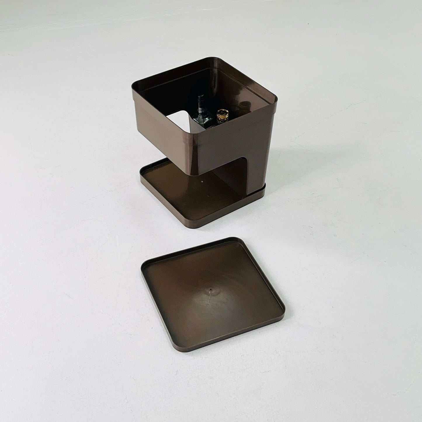 Space age brown side table or mini bar by flair for Prisunic. Molded plastic, 1980s