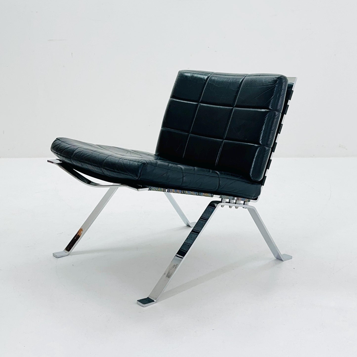 Mid century leather lounge Euro chair by Hans Eichenberger for Girsberger - 1960s Switzerland