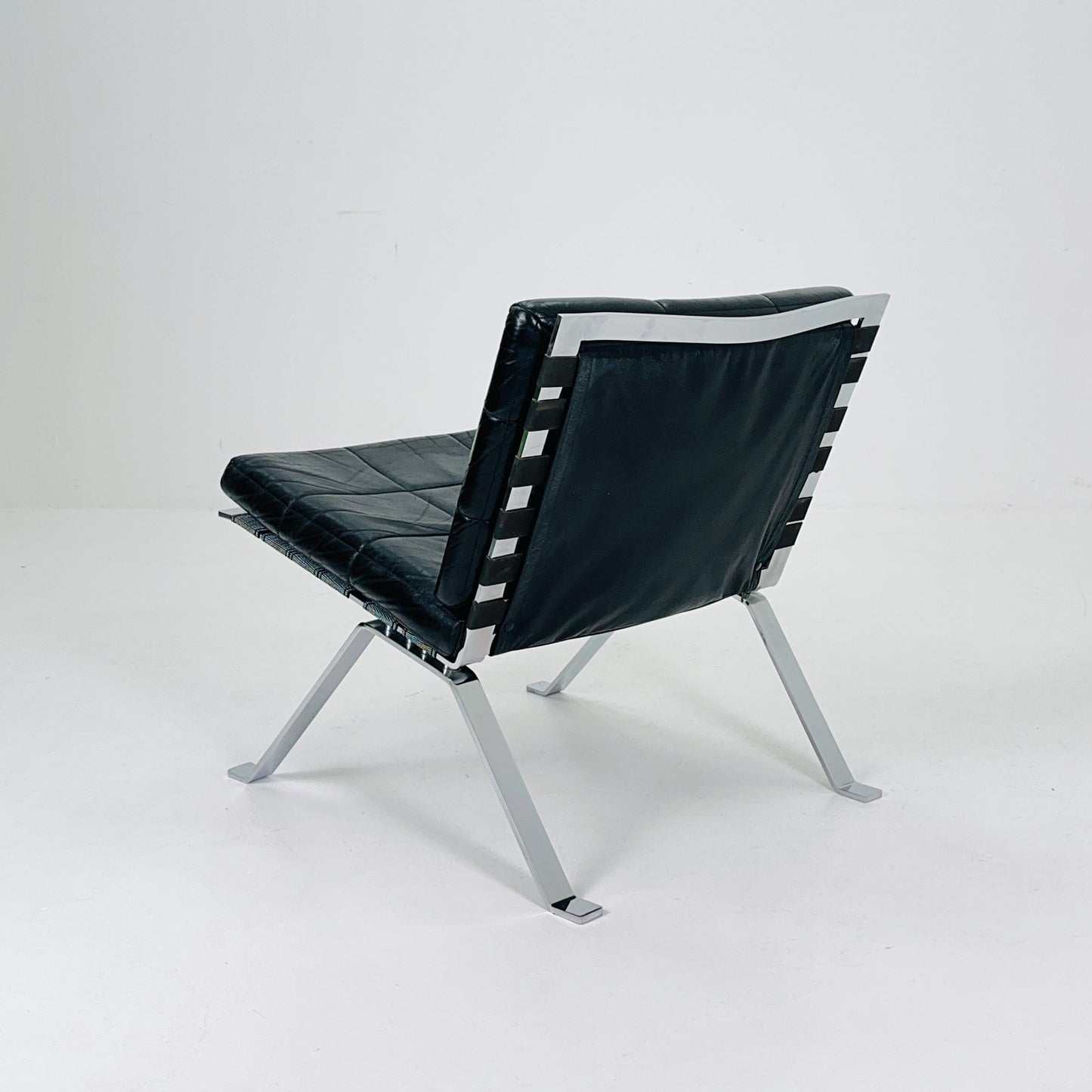 Mid century leather lounge Euro chair by Hans Eichenberger for Girsberger - 1960s Switzerland