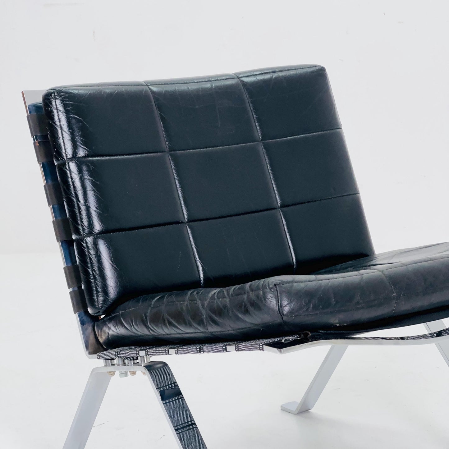 Mid century leather lounge Euro chair by Hans Eichenberger for Girsberger - 1960s Switzerland