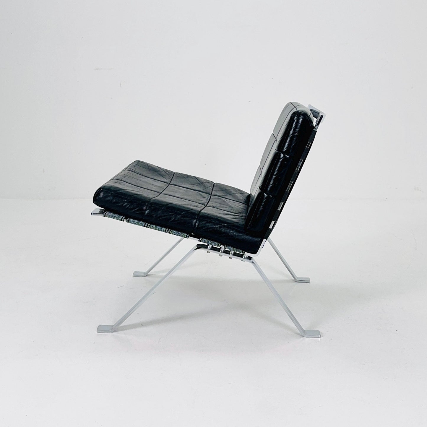 Mid century leather lounge Euro chair by Hans Eichenberger for Girsberger - 1960s Switzerland