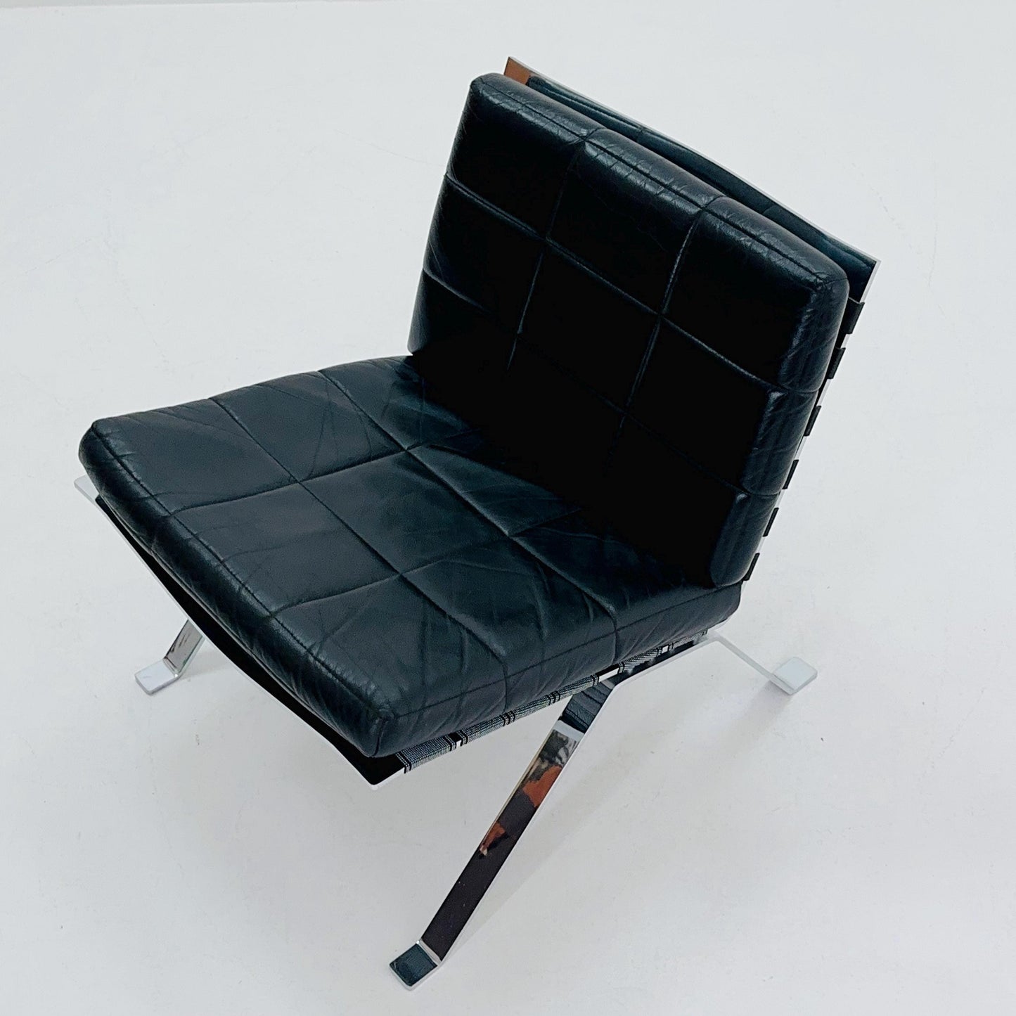 Mid century leather lounge Euro chair by Hans Eichenberger for Girsberger - 1960s Switzerland