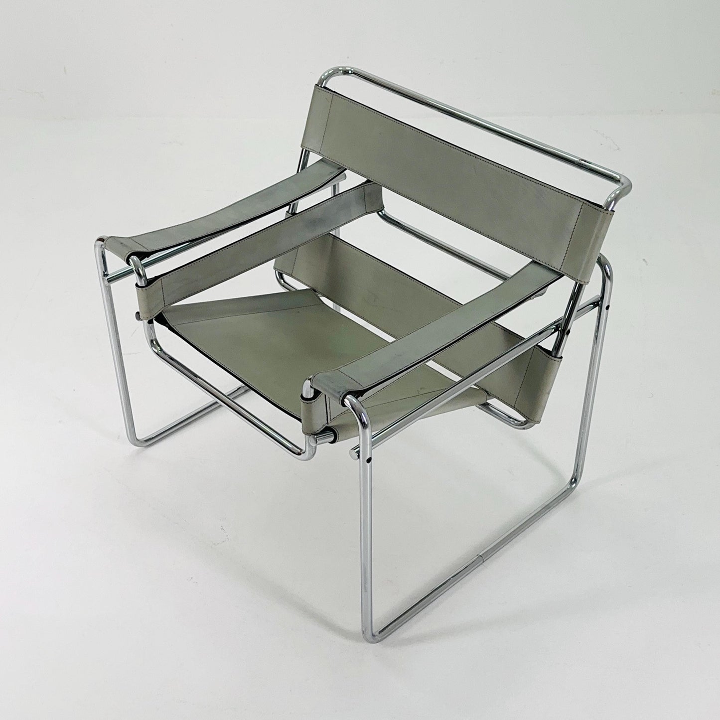 Mid century B3 Wassily light grey lounge Chair by Marcel Breuer for Matteo grassi , 1980s