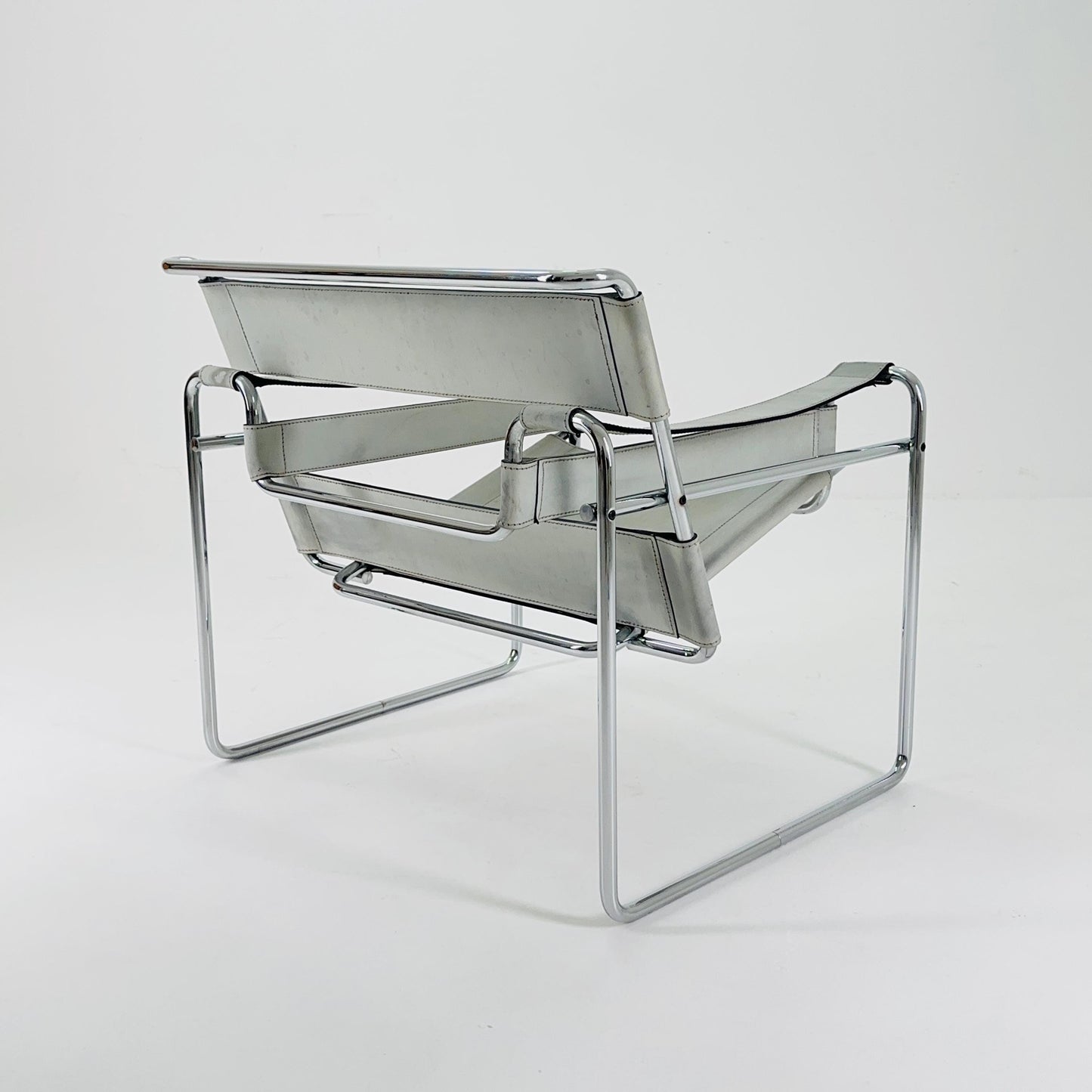 Mid century B3 Wassily light grey lounge Chair by Marcel Breuer for Matteo grassi , 1980s
