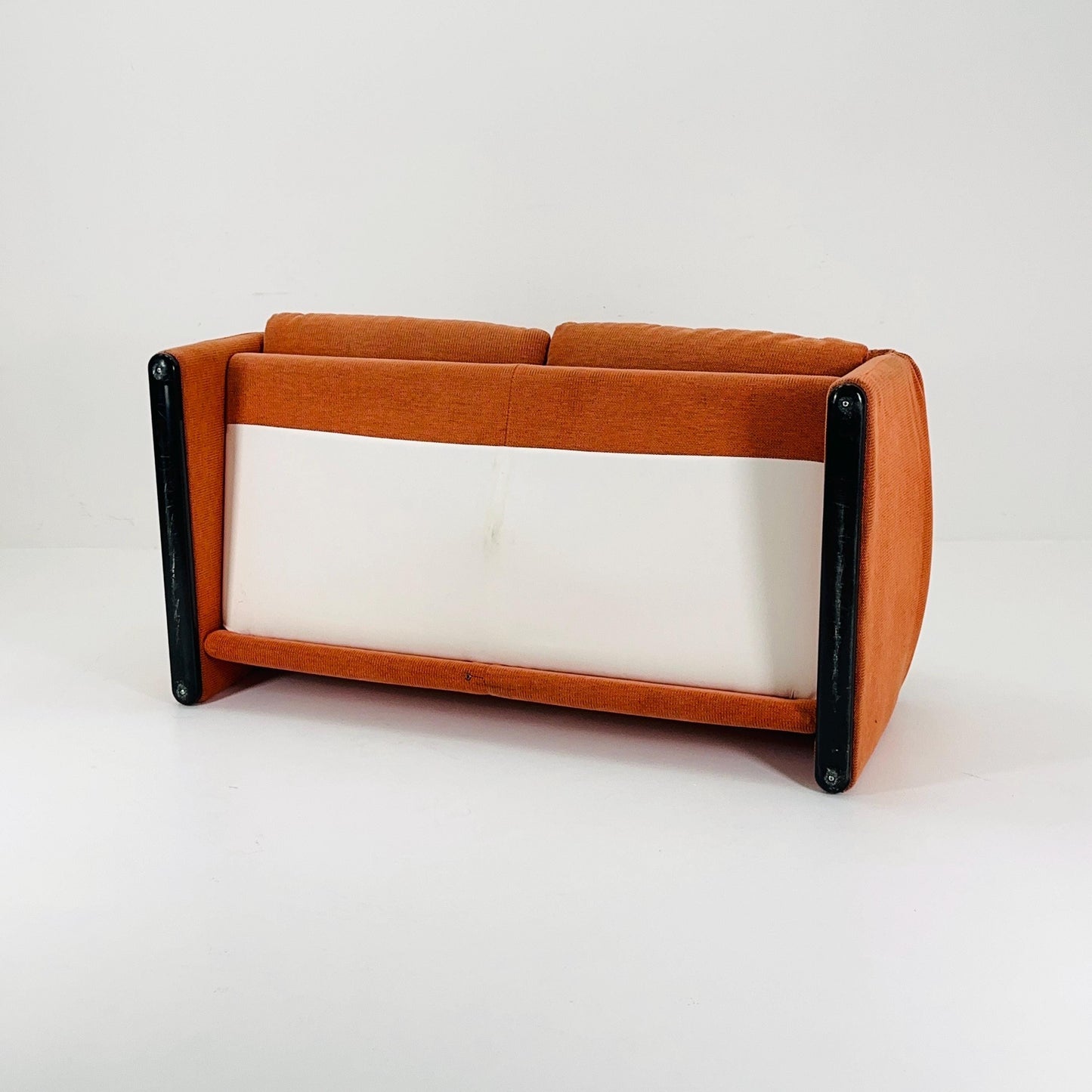 Mid century Tan Maralunga two-seater sofa by Vico Magistretti for Cassina, Italy 1970s