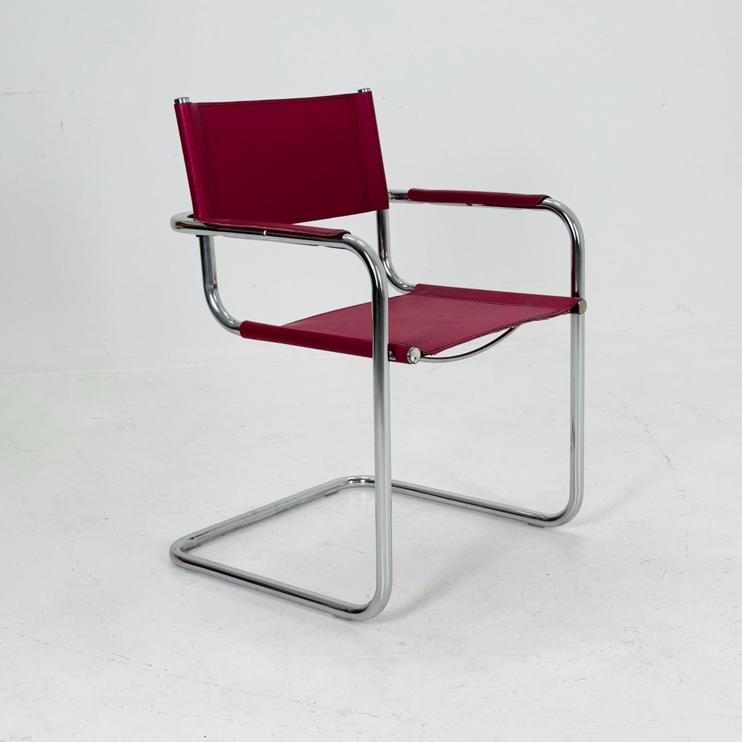 Mid Century iconic Mart Stam S34 armchair / Bauhaus chrome tube steel and burgundy faux leather / 80s vintage cantilever chair italy