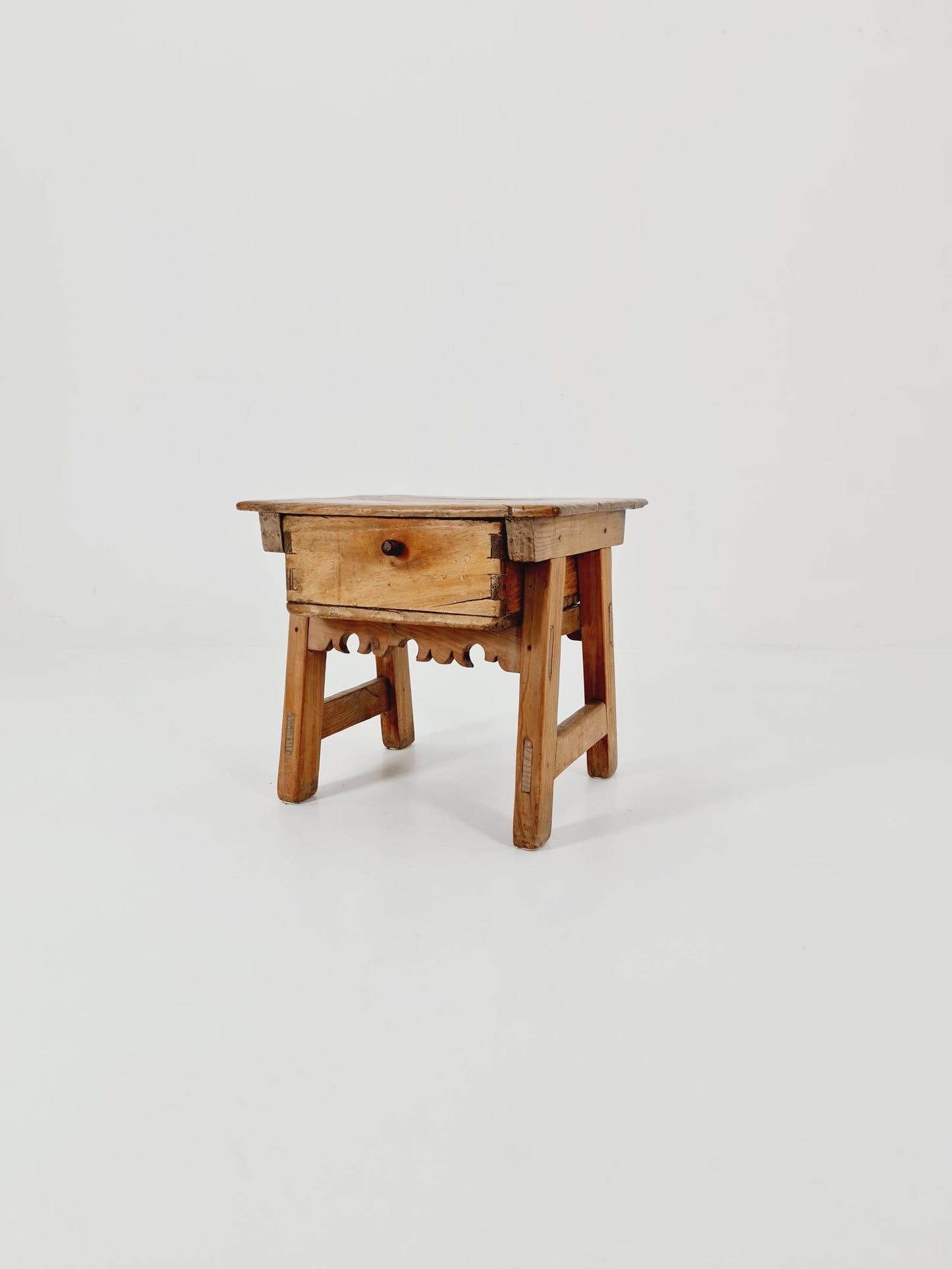 spansih nightstand Antique chestnut wood 1910