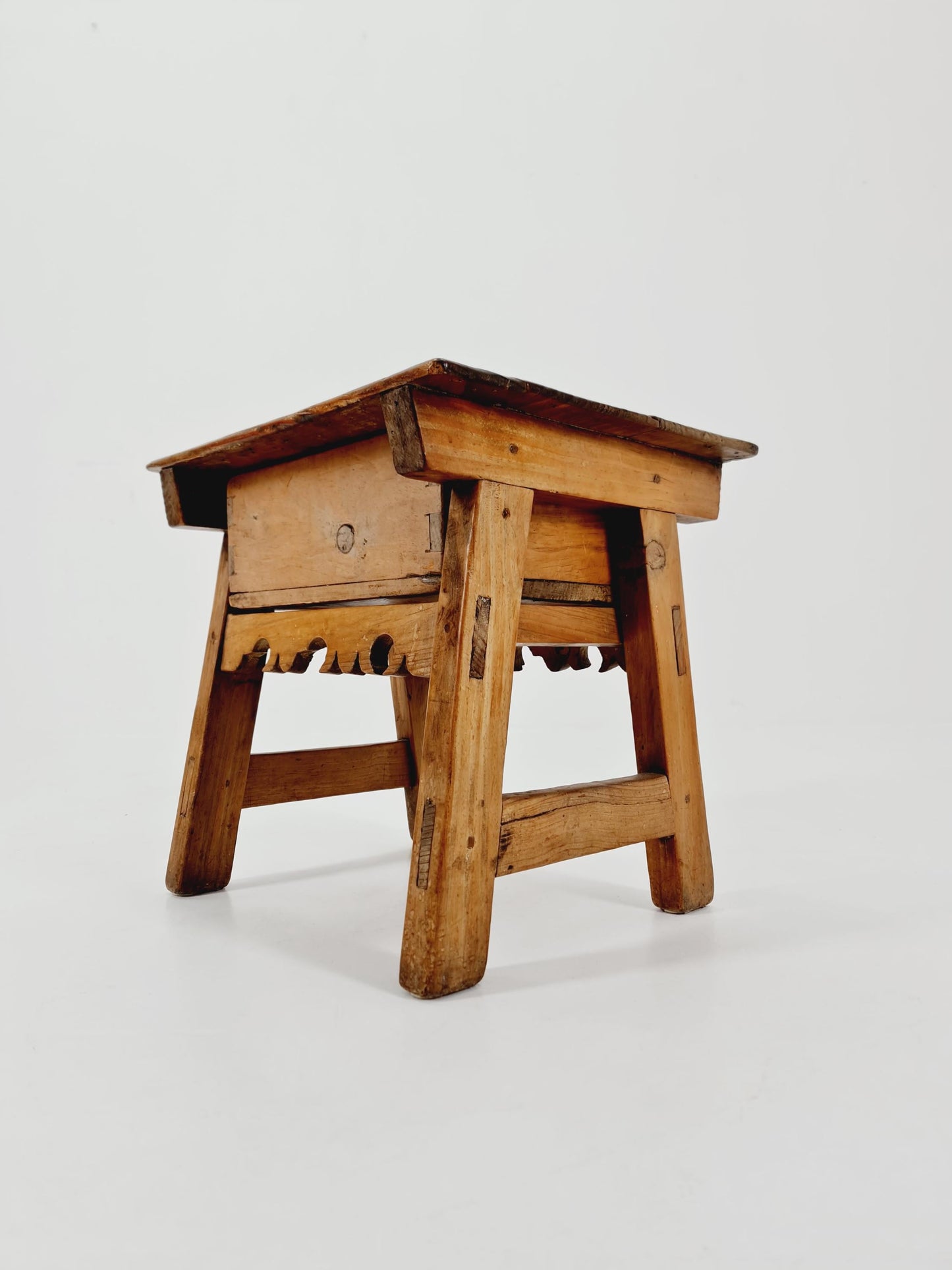 spansih nightstand Antique chestnut wood 1910