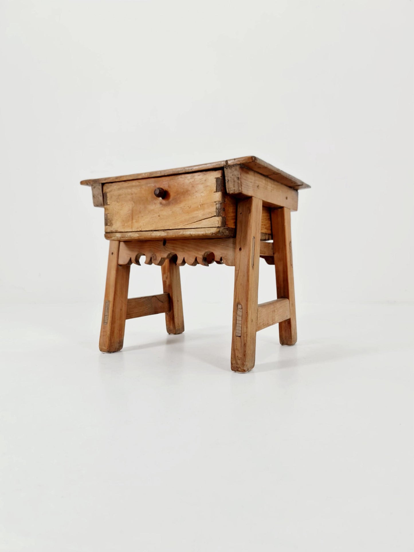 spansih nightstand Antique chestnut wood 1910