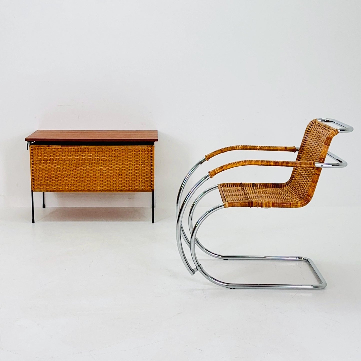 1 of 2 Mid century Bauhaus MR20 Rattan Lounge Chair S533 by Ludwig Mies van der Rohe 1980s