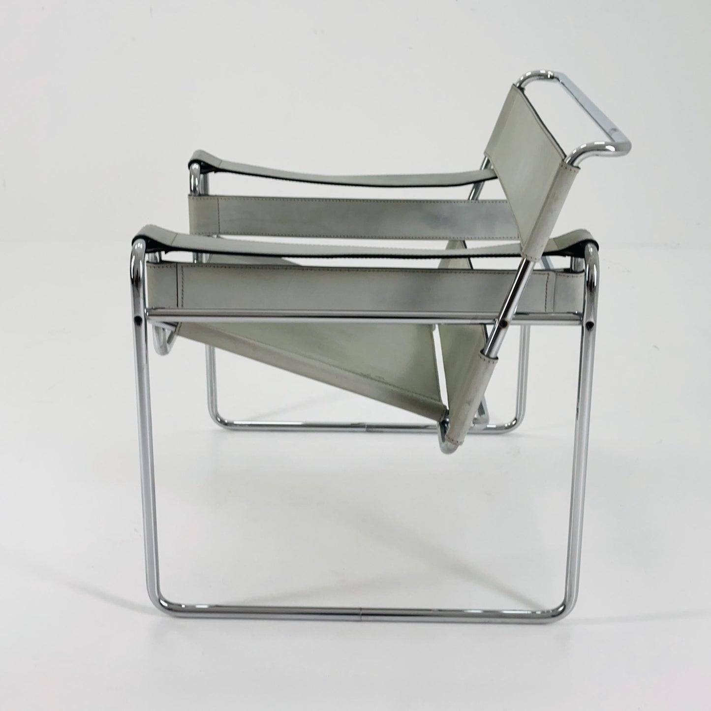 Mid century B3 Wassily light grey lounge Chair by Marcel Breuer for Matteo grassi , 1980s