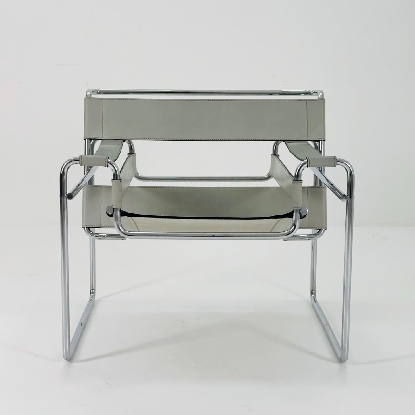 Mid century B3 Wassily light grey lounge Chair by Marcel Breuer for Matteo grassi , 1980s