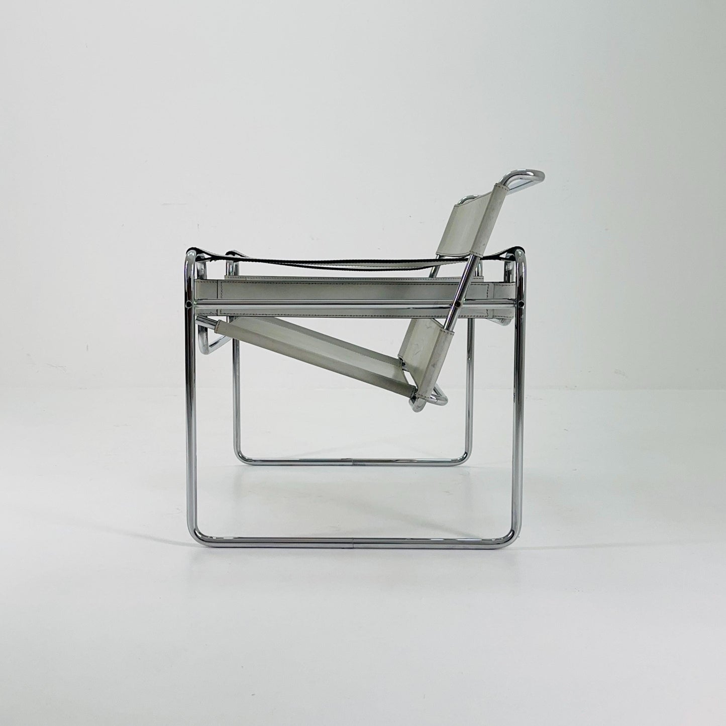 Mid century B3 Wassily light grey lounge Chair by Marcel Breuer for Matteo grassi , 1980s