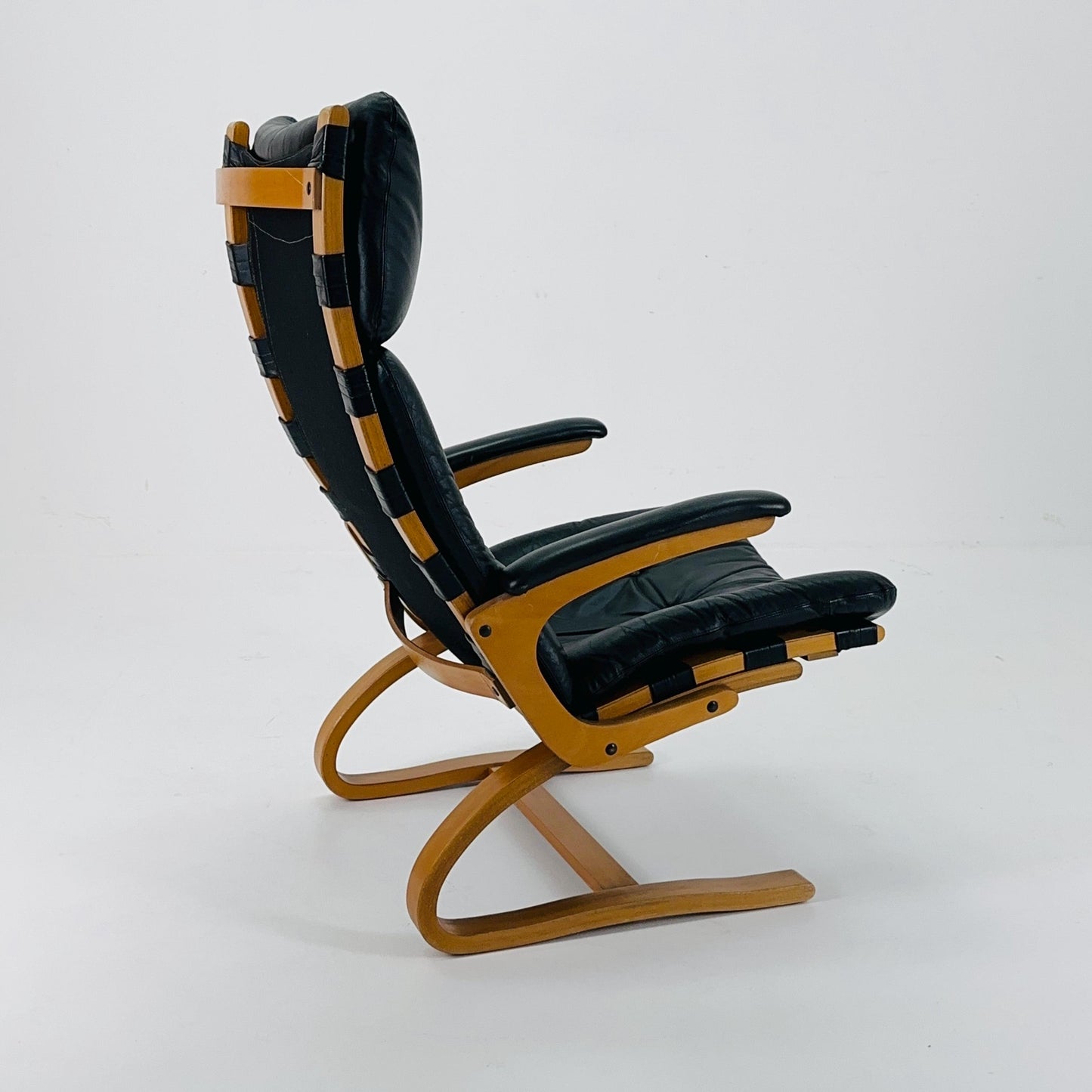 Mid century Kengu Leather high back Armchair by Elsa & Nordahl Solheim for Rybo Rykken - Vintage Scandinavian Design 1960s