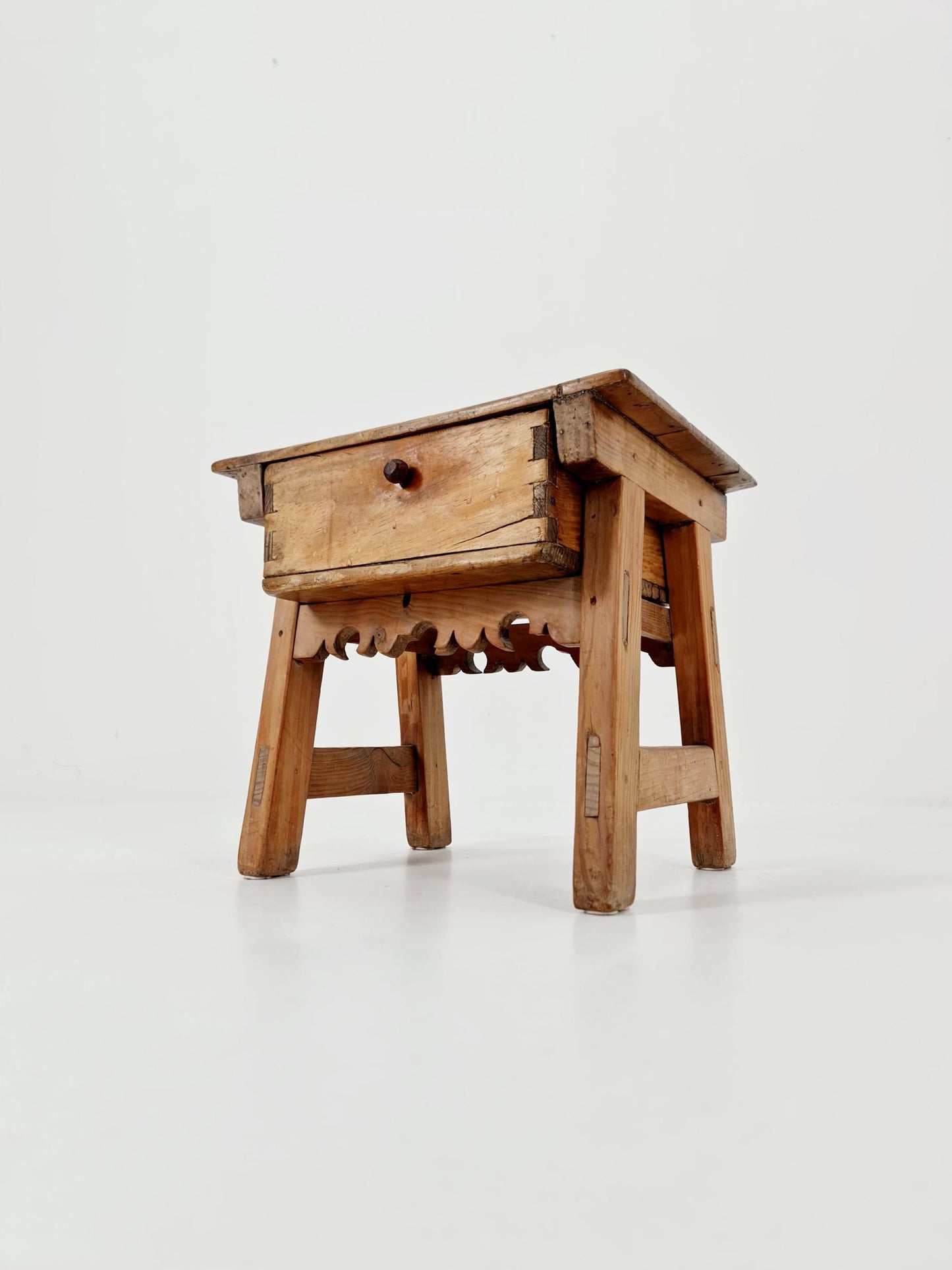 spansih nightstand Antique chestnut wood 1910