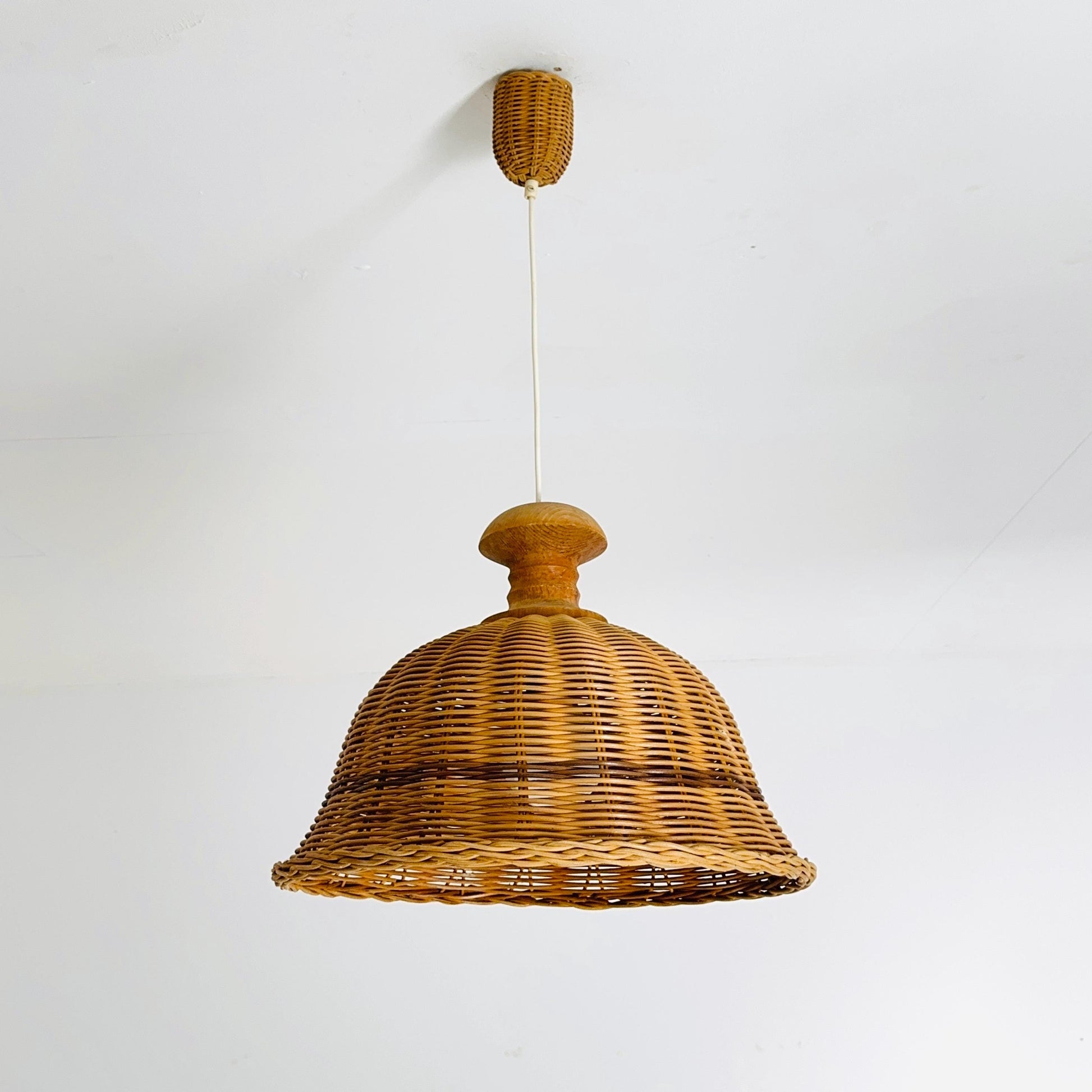 Bambus Rattan wooden Mid-Century chandelier 1960s