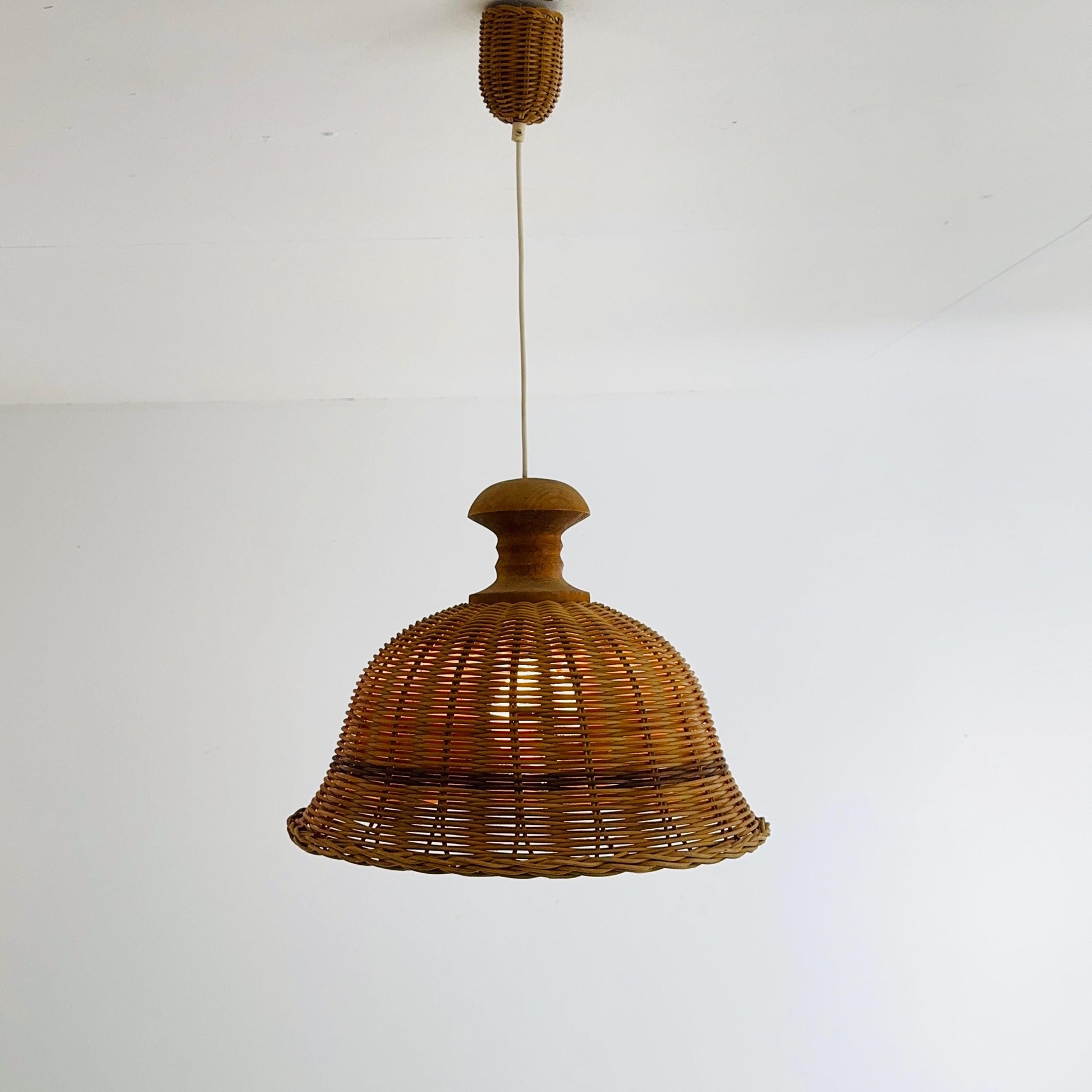 Bambus Rattan wooden Mid-Century chandelier 1960s